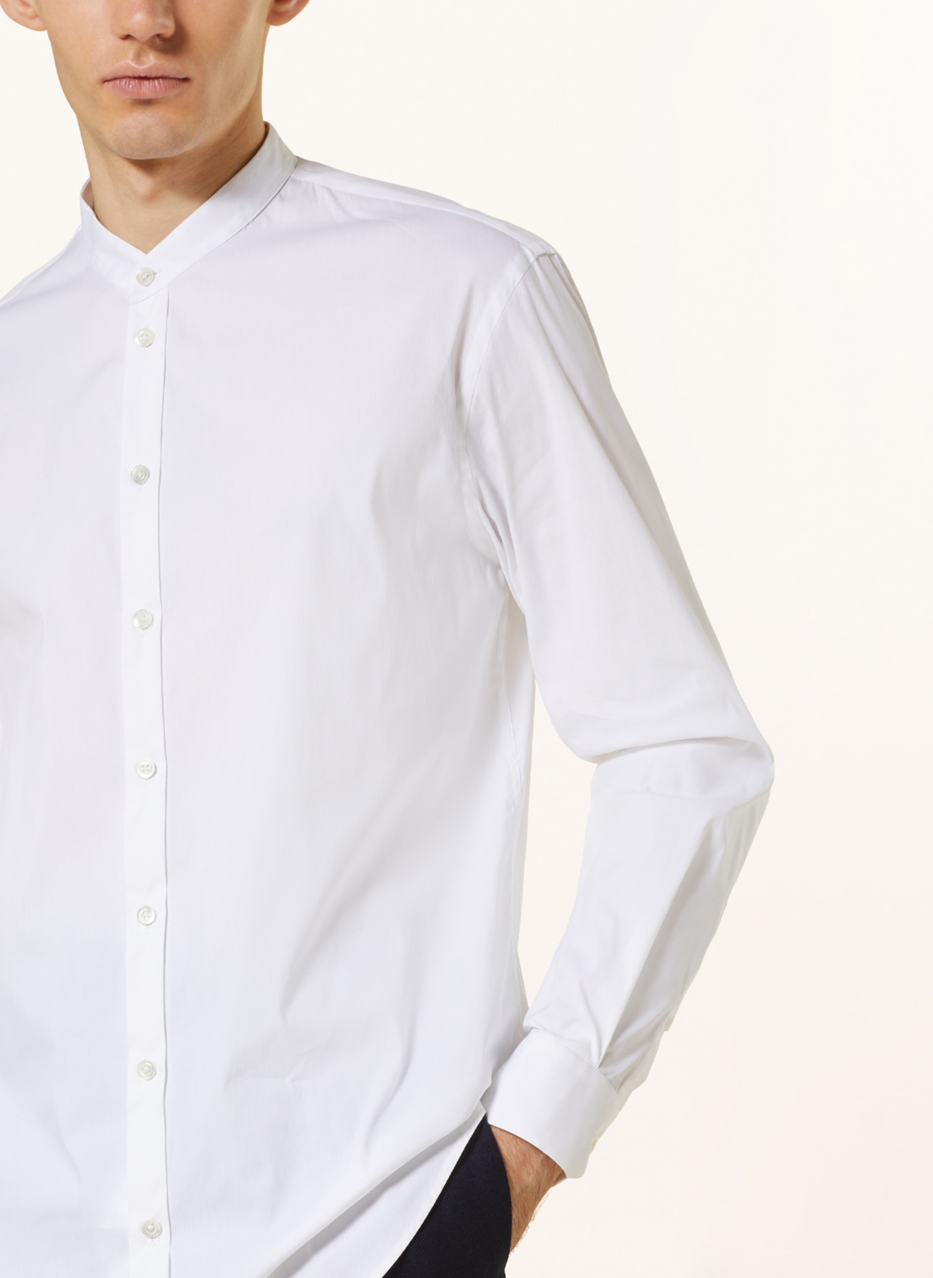 EMPORIO ARMANI Hemd Comfort Fit mit Stehkragen, Farbe: WEISS (Bild 4)