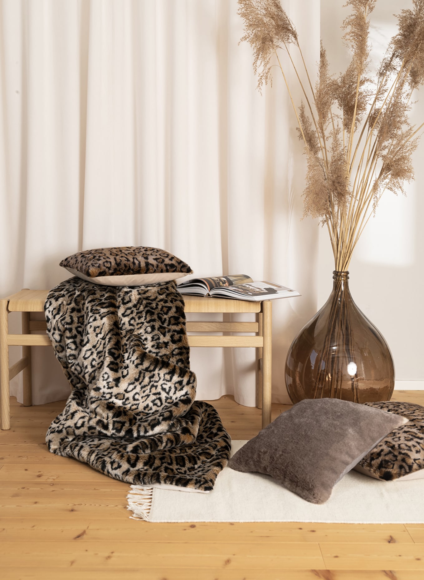 MAGMA Decorative cushion cover SKINS, Color: CREAM/ BROWN/ BLACK (Image 3)