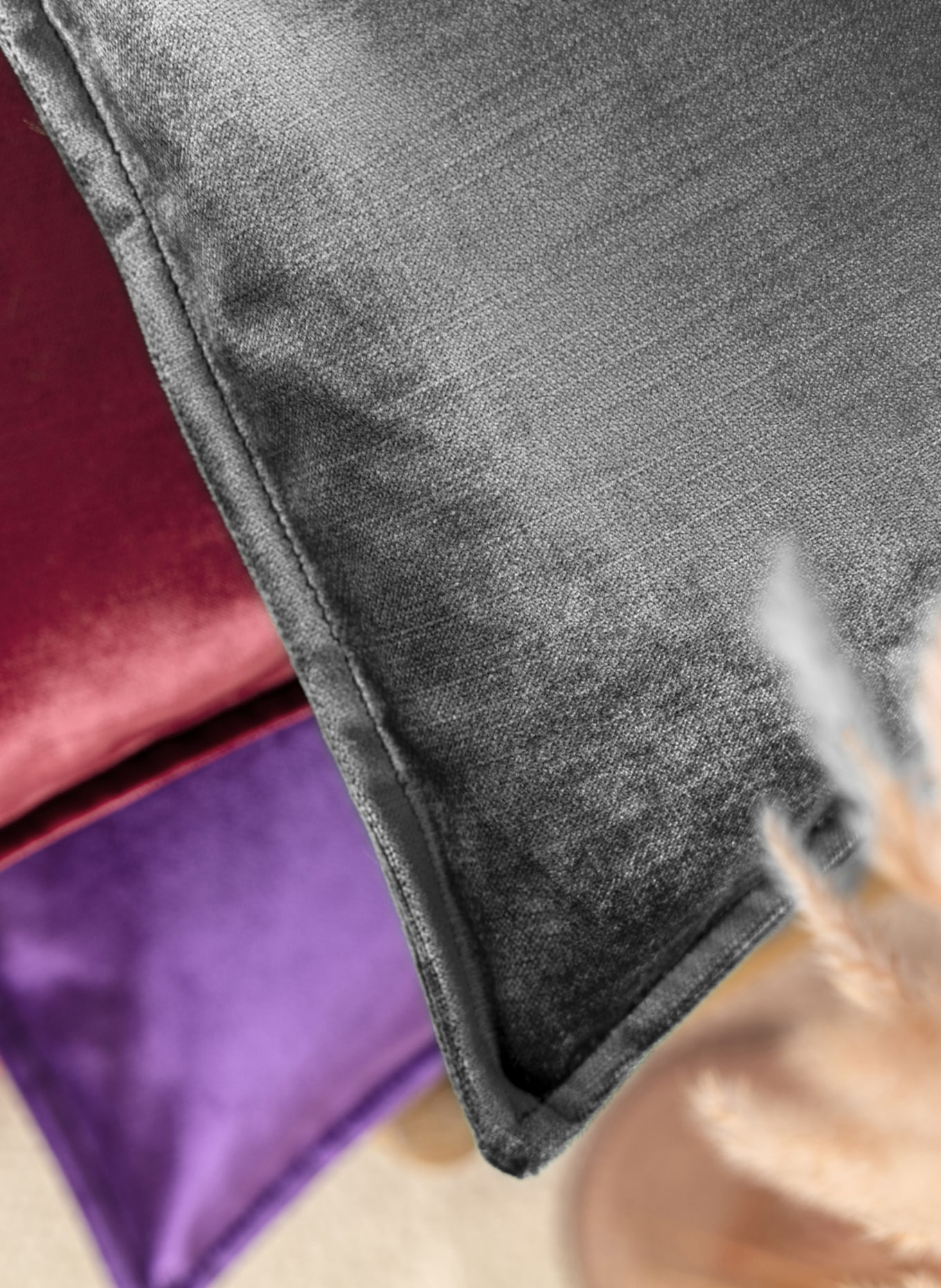 MAGMA Dekoracyjna poszewka na poduszkę SHINY z aksamitu, Kolor: CZIEMNOSZARY (Obrazek 2)