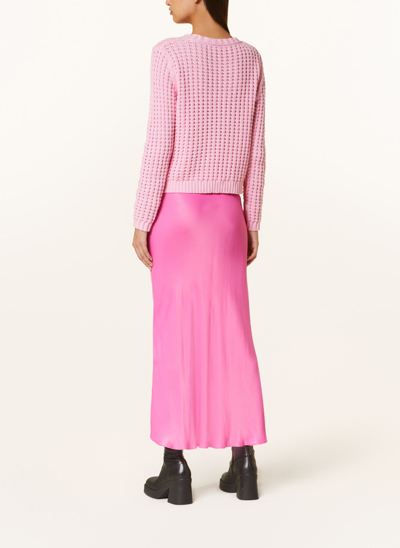 MRS & HUGS pull: ROSE