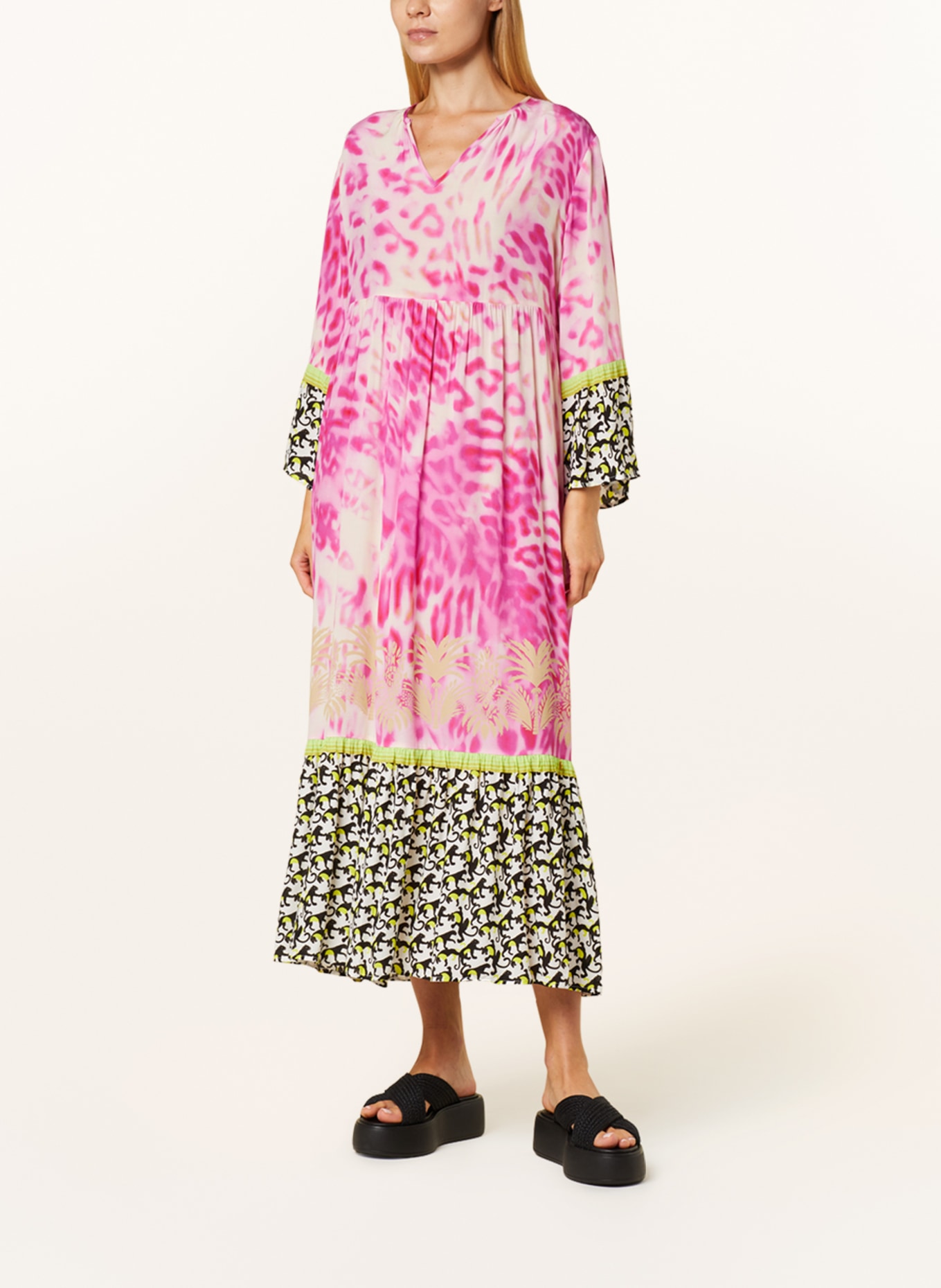 yippie hippie Kleid mit 3/4-Arm, Farbe: WEISS/ PINK/ SCHWARZ (Bild 2)
