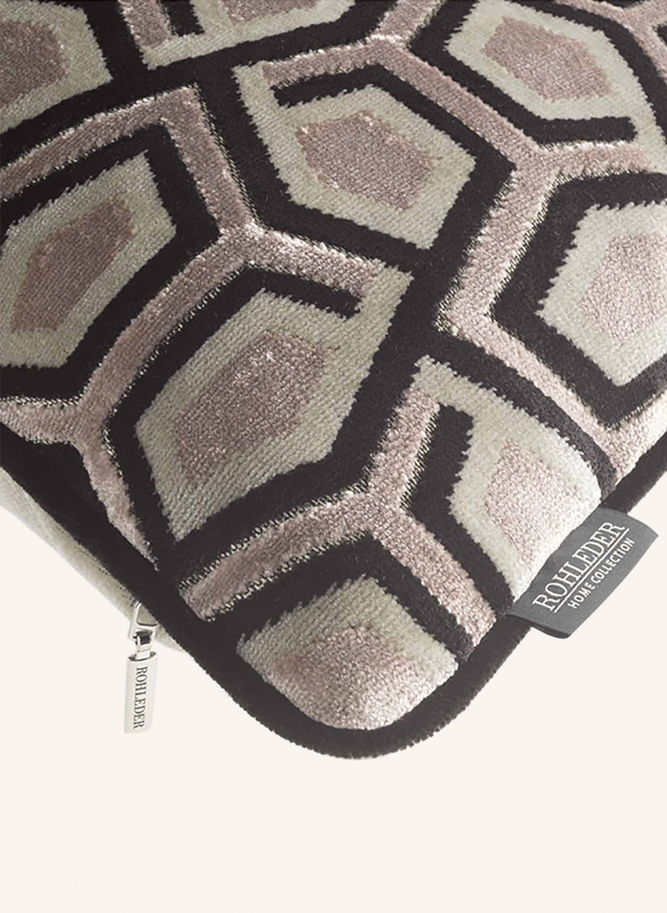 ROHLEDER Velvet decorative cushion PAVÉ with feather filling, Color: ROSE/ GRAY/ BLACK (Image 3)