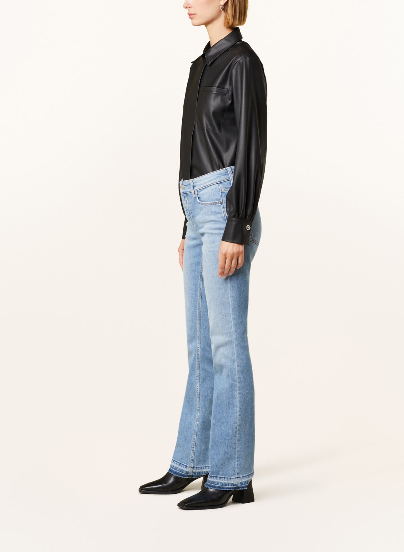 CAMBIO Flared Jeans PARIS, Farbe: 5212 light used open hem (Bild 4)