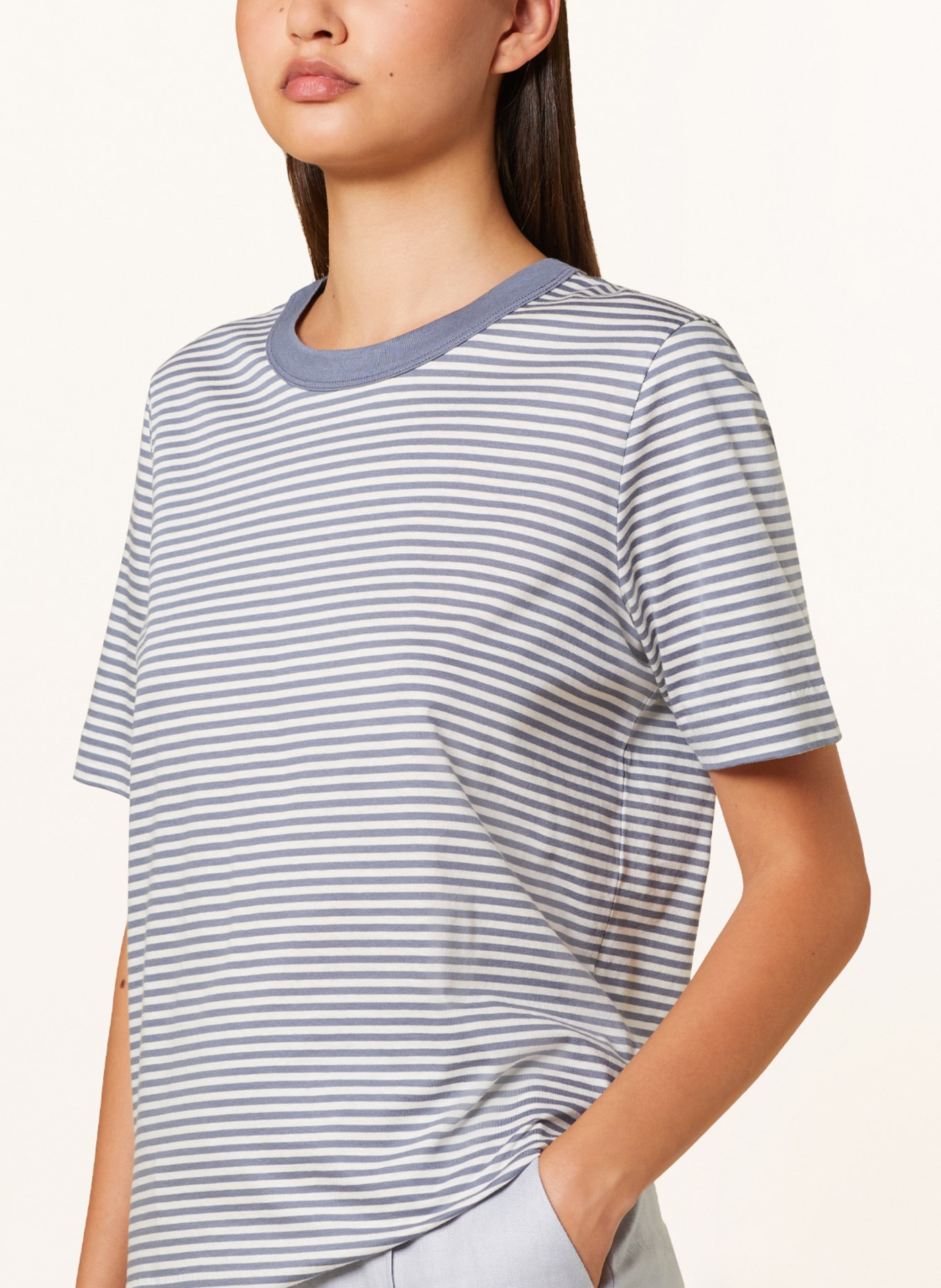 DRYKORN T-Shirt KIRANI, Farbe: HELLBLAU/ WEISS (Bild 4)