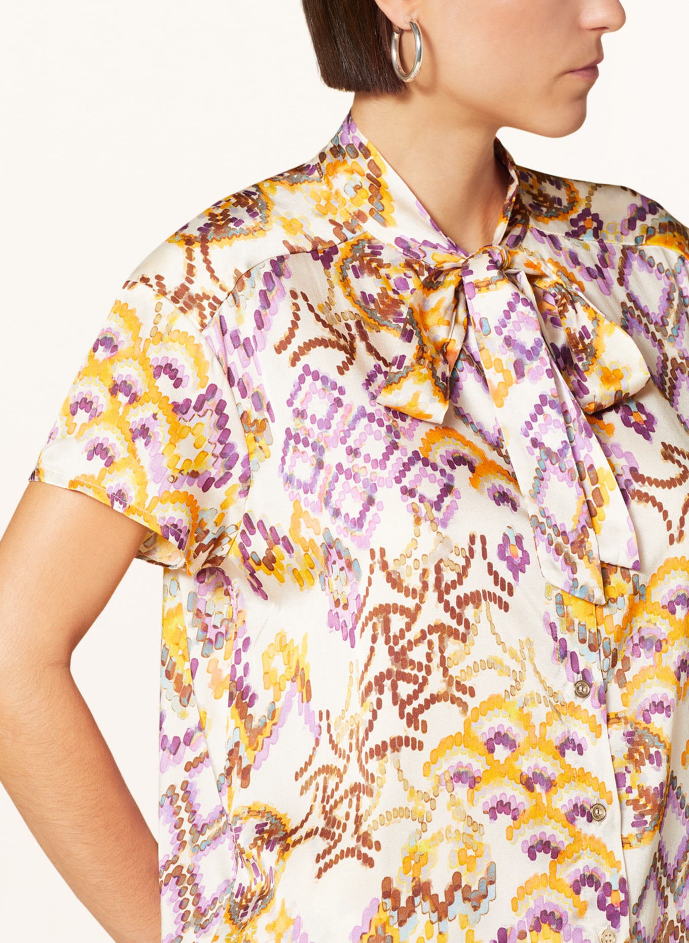 SEM PER LEI Bluzka z wiązaniem pod szyją z dodatkiem jedwabiu, Kolor: KREMOWY/ POMARAŃCZOWY/ LILA (Obrazek 4)