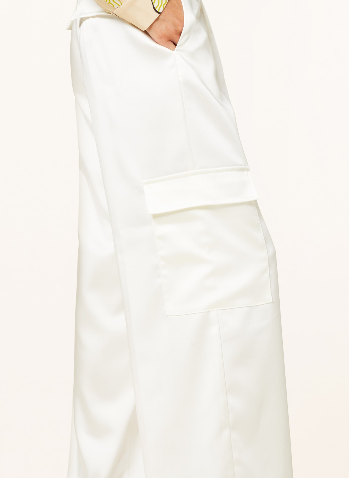 SEM PER LEI Cargo pants made of satin, Color: WHITE (Image 5)