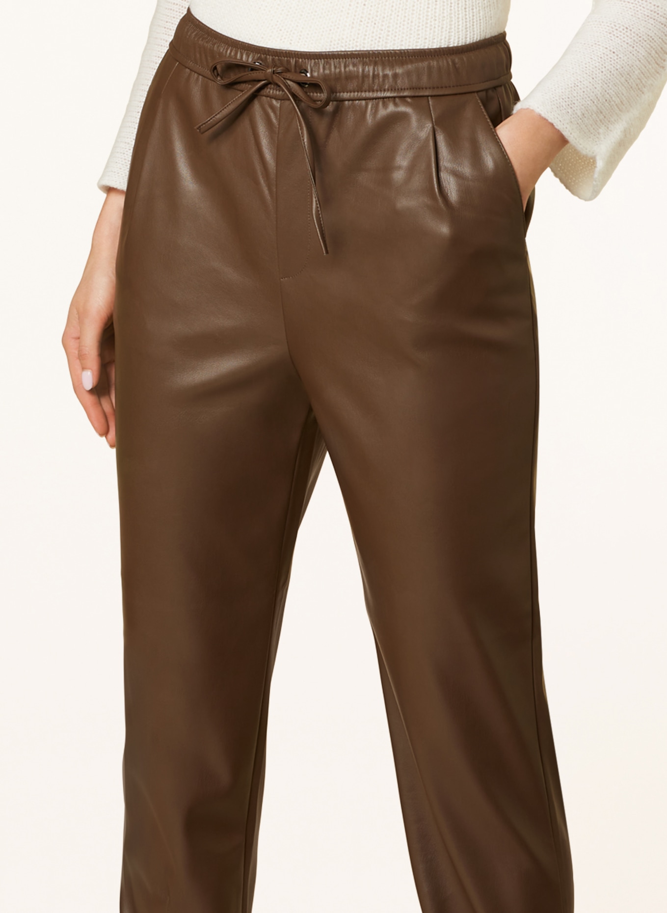 OPUS 7/8 trousers in jogger style in leather look, Color: DARK BROWN (Image 5)
