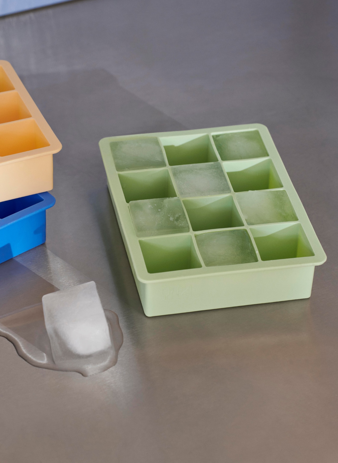 HAY Ice cube tray, Color: LIGHT GREEN (Image 2)