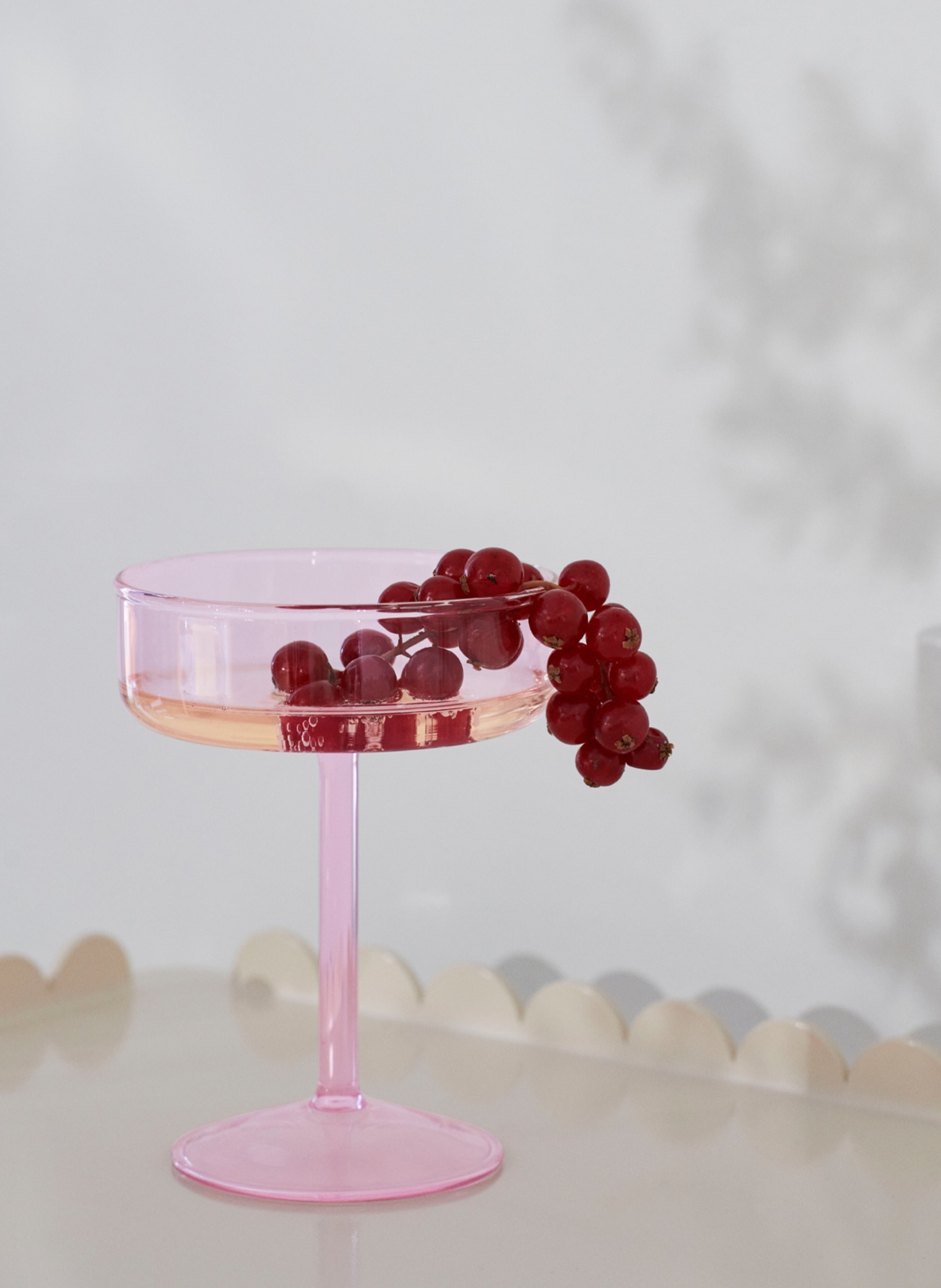 HAY Set of 2 champagne glasses TINT, Color: LIGHT PINK (Image 2)