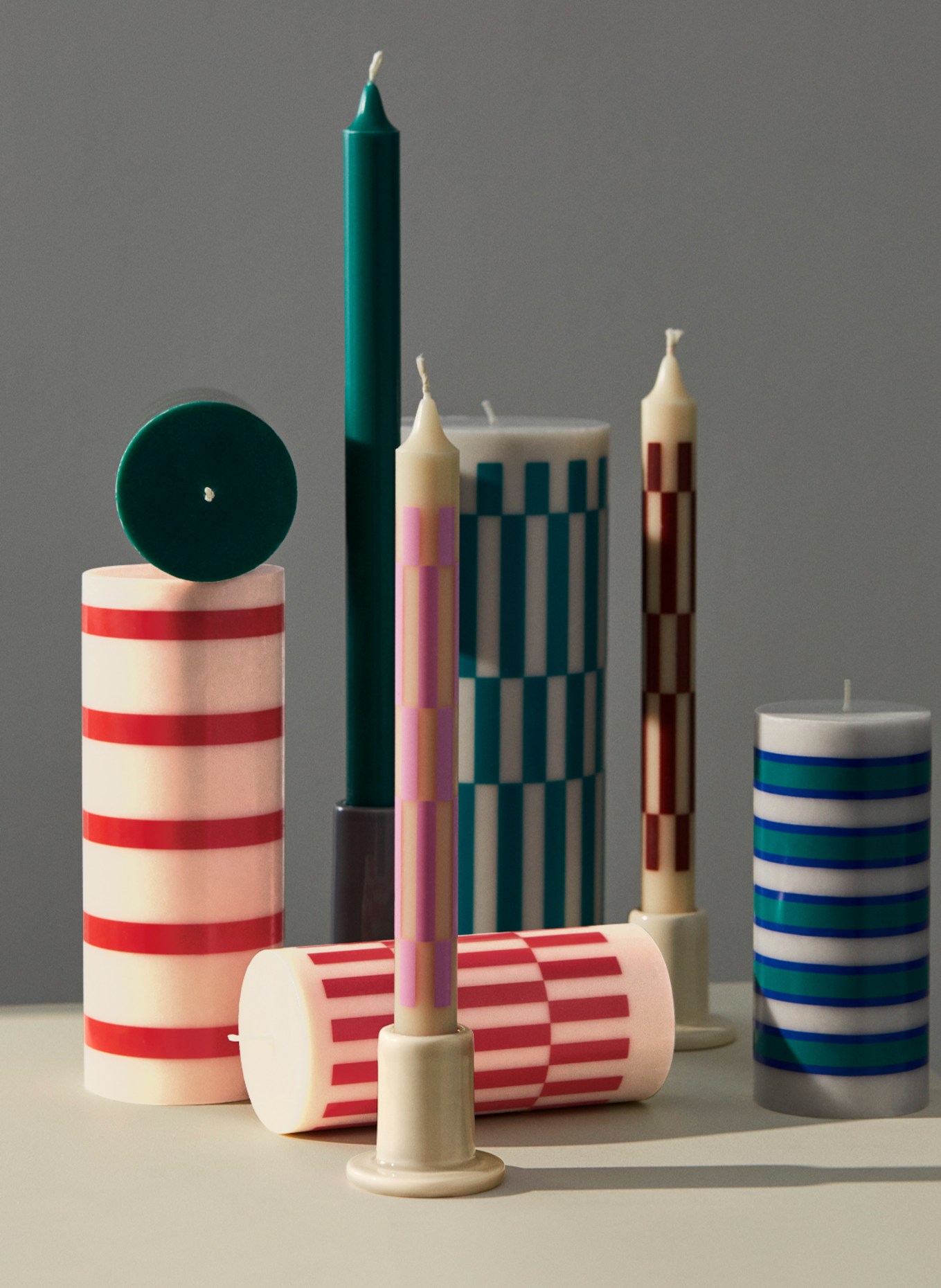 HAY Candle COLUMN MEDIUM, Color: WHITE/ RED (Image 2)