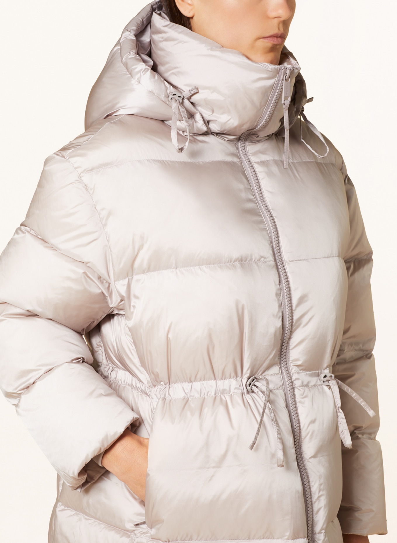 Calvin Klein Péřová bunda s odnímatelnou kapucí, Barva: ČERNOŠEDÁ (Obrázek 6)