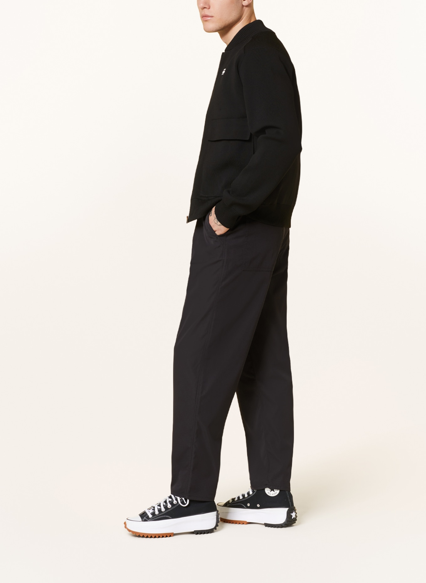 G-Star RAW Chino kalhoty PLEATED CHINO BELT RELAXED Extra Slim Fit, Barva: ČERNÁ (Obrázek 4)