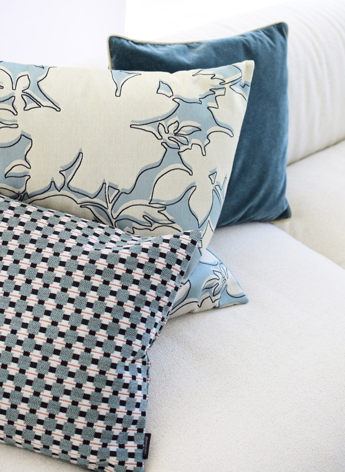 ROHLEDER Decorative cushion PALM BEACH with feather filling, Color: LIGHT BLUE/ CREAM (Image 3)
