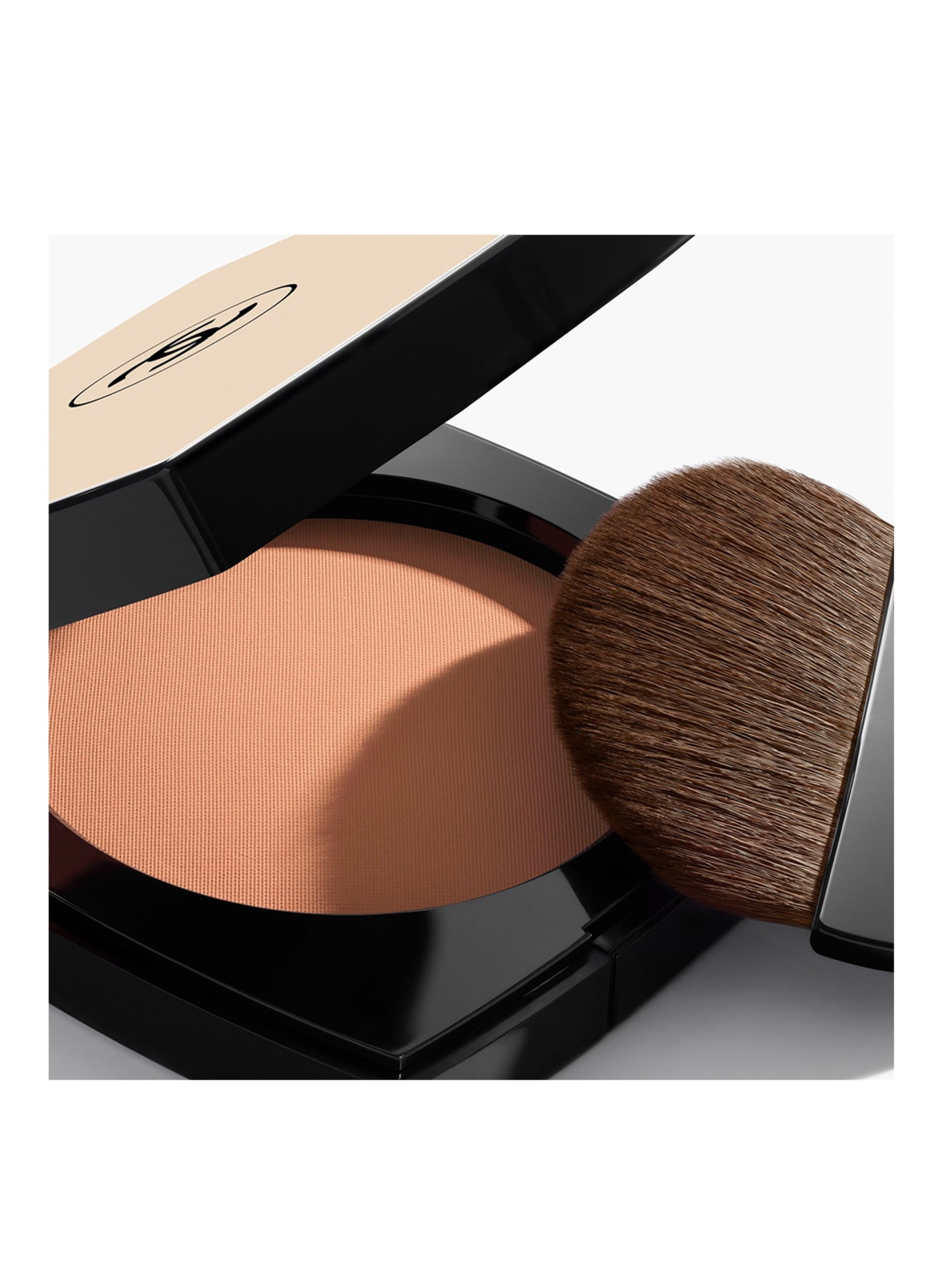 CHANEL LES BEIGES: B60