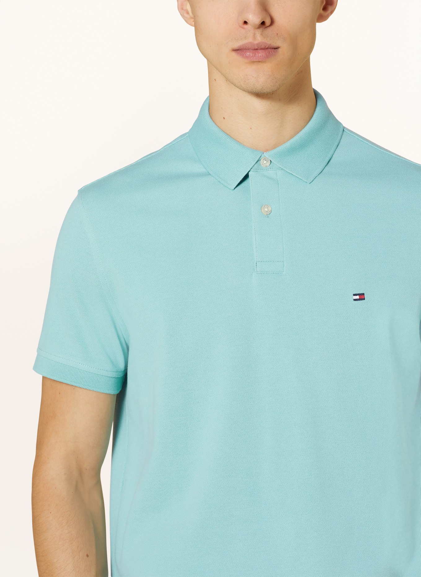 TOMMY HILFIGER Piqué-Poloshirt Regular Fit, Farbe: HELLBLAU (Bild 4)