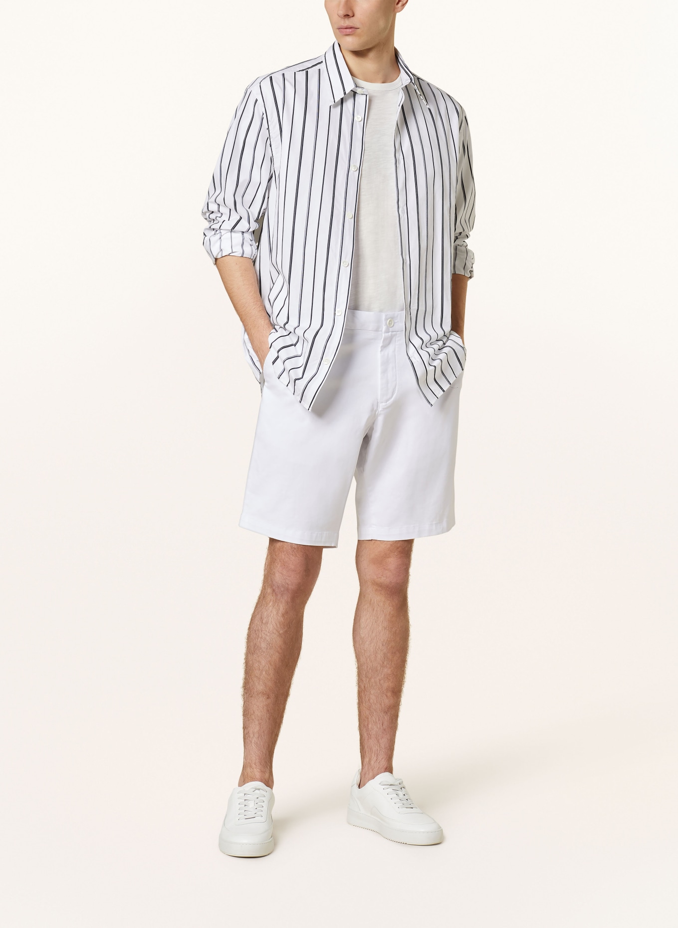 TOMMY HILFIGER Chino shorts HARLEM relaxed tapered fit, Color: WHITE (Image 2)