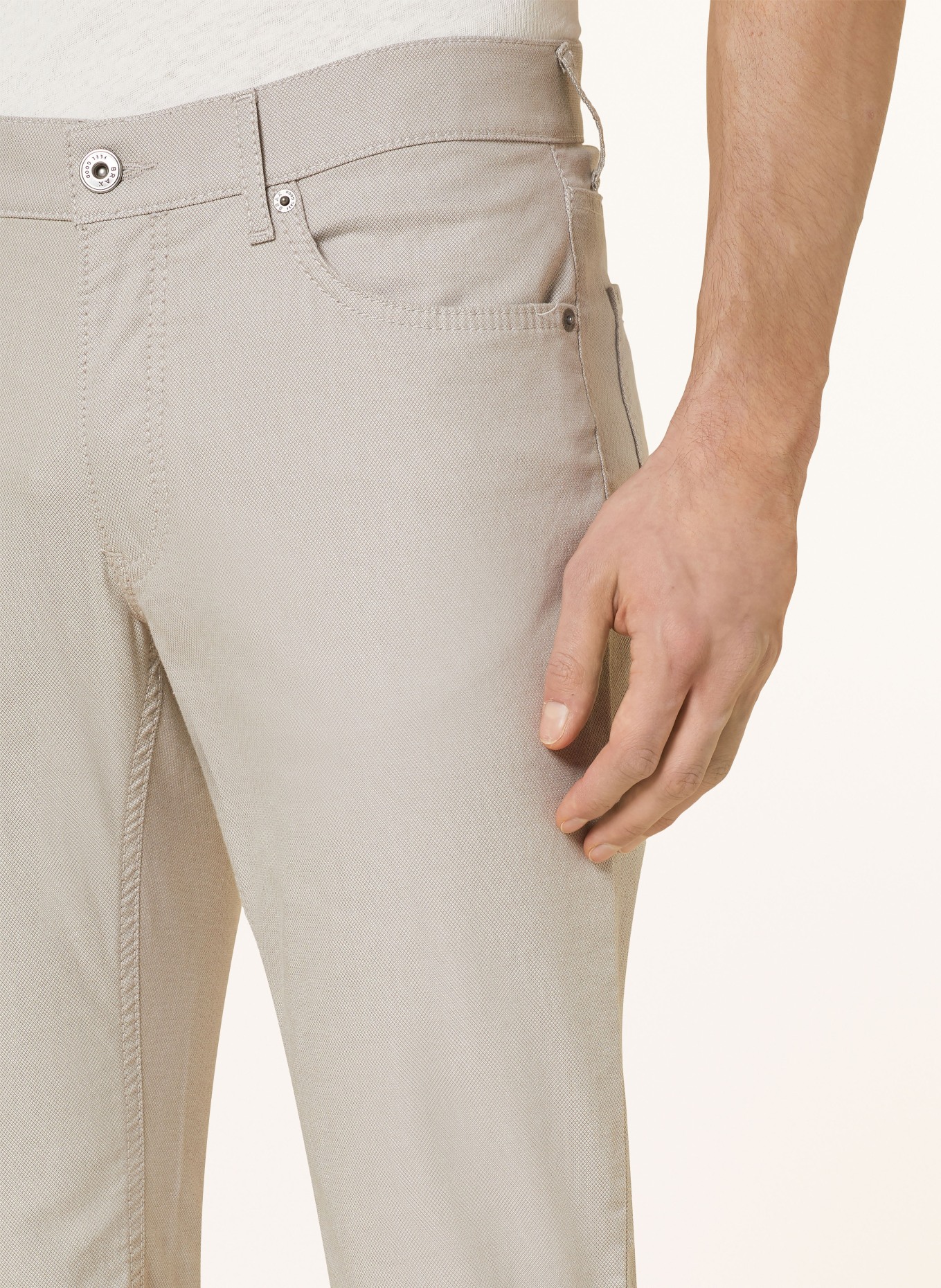BRAX Kalhoty CHUCK Modern Fit, Barva: 57 BEIGE (Obrázek 5)