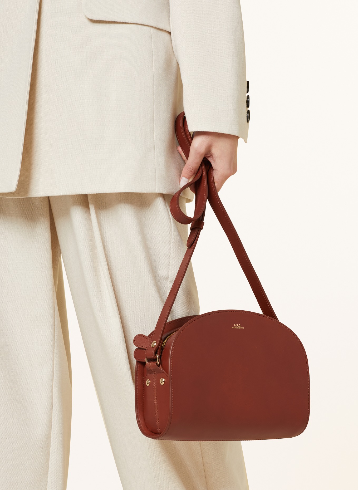 A.P.C. Umhängetasche LUNE: BRAUN