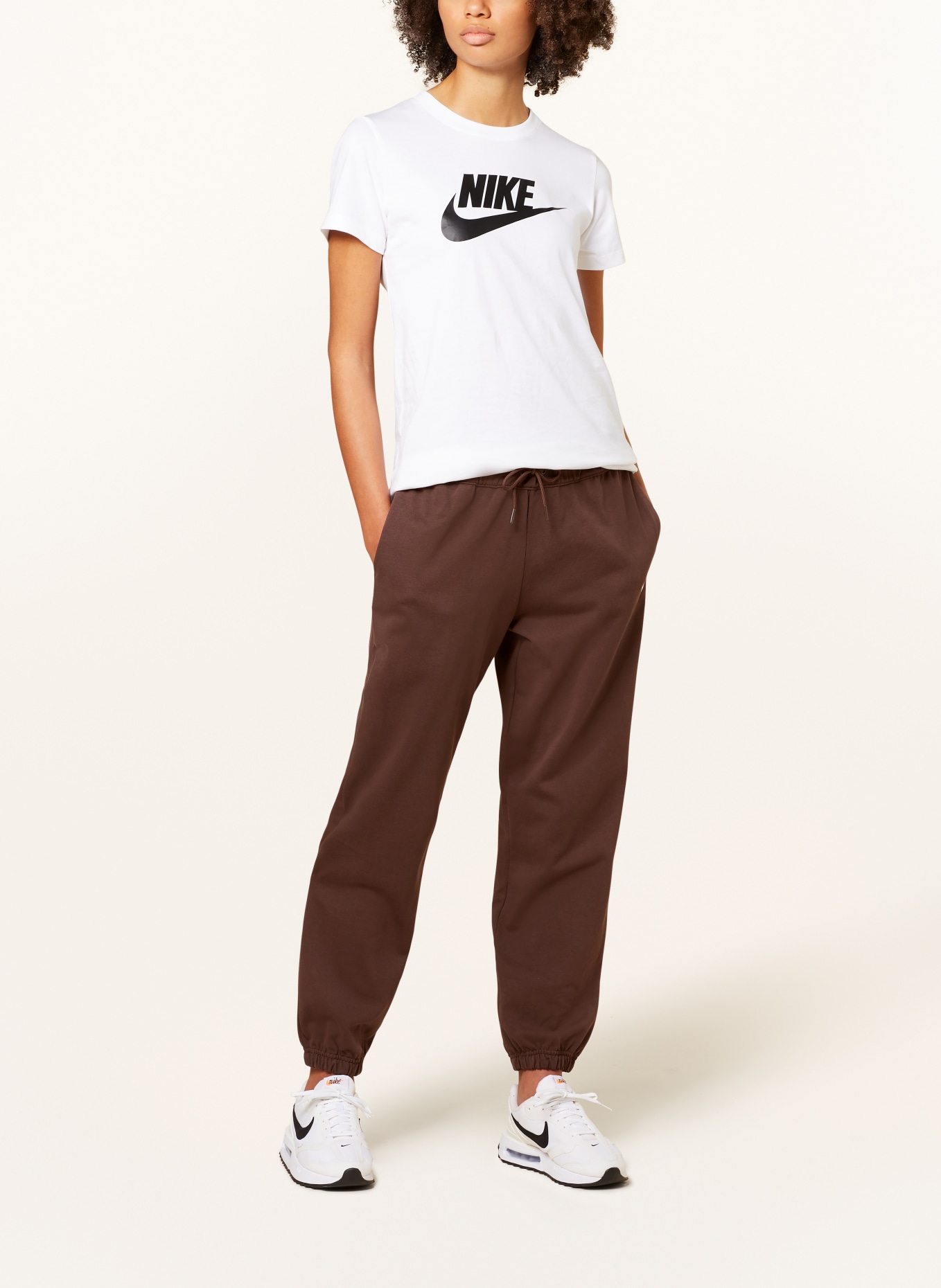 Nike Spodnie dresowe SPORTSWEAR EASY JOGGER, Kolor: BRĄZOWY (Obrazek 2)