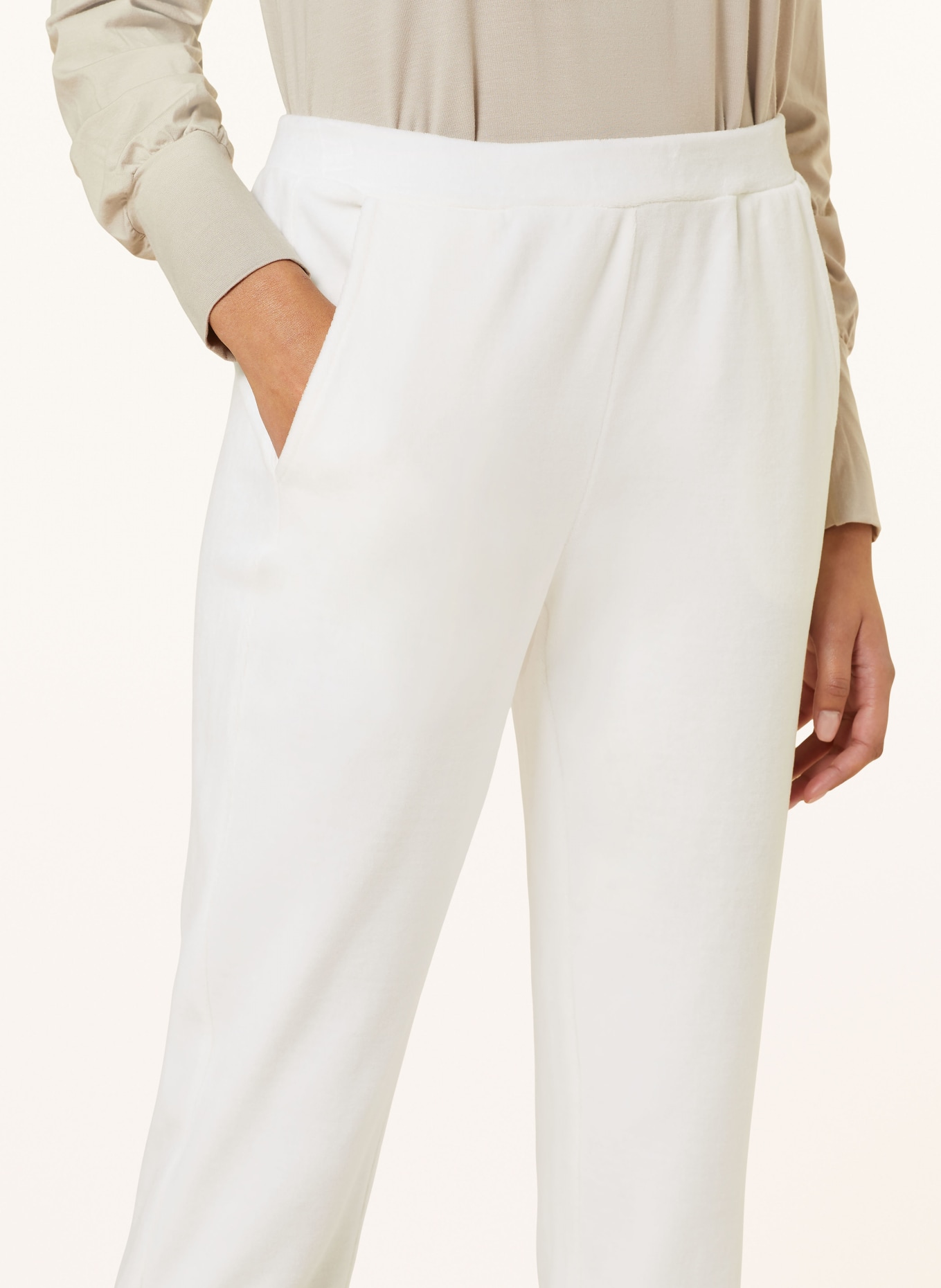 darling harbour Lounge pants made of velour, Color: CREAM/ WHITE (Image 5)