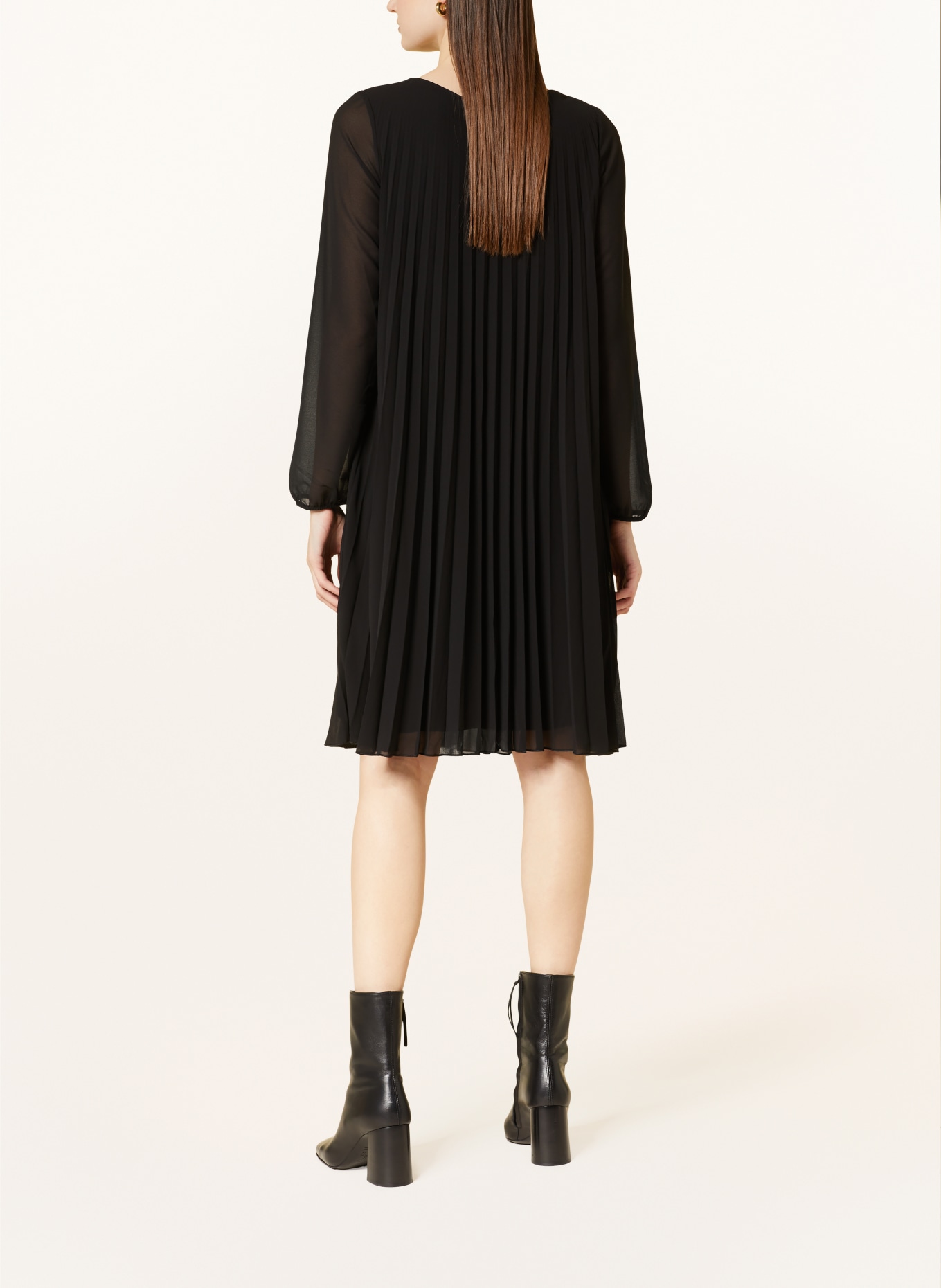 CARTOON Dress with pleats in black