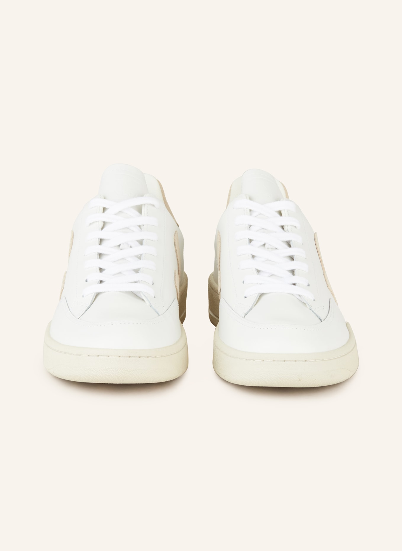 VEJA Sneakers V-12 in white