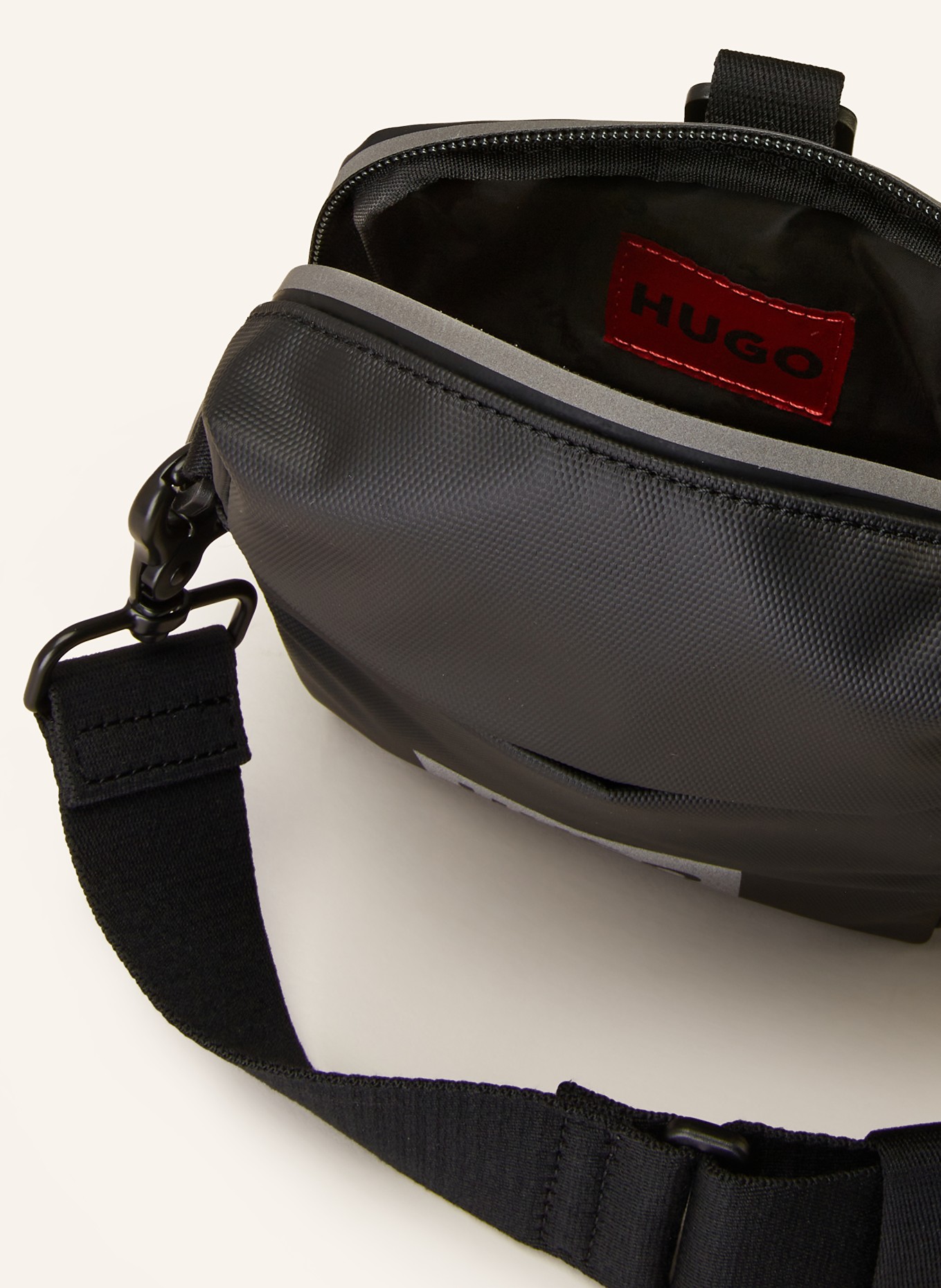 HUGO Crossbody bag QUANTUM, Color: BLACK (Image 3)