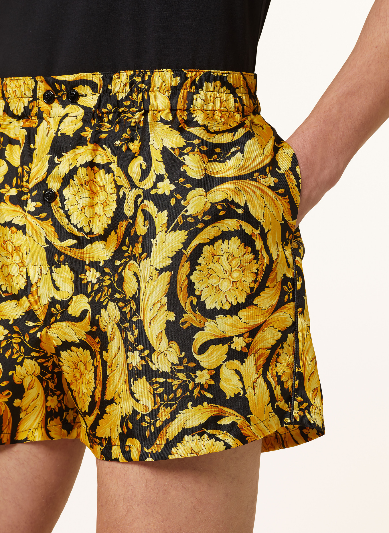 VERSACE Pajama shorts made of silk, Color: BLACK/ GOLD (Image 5)