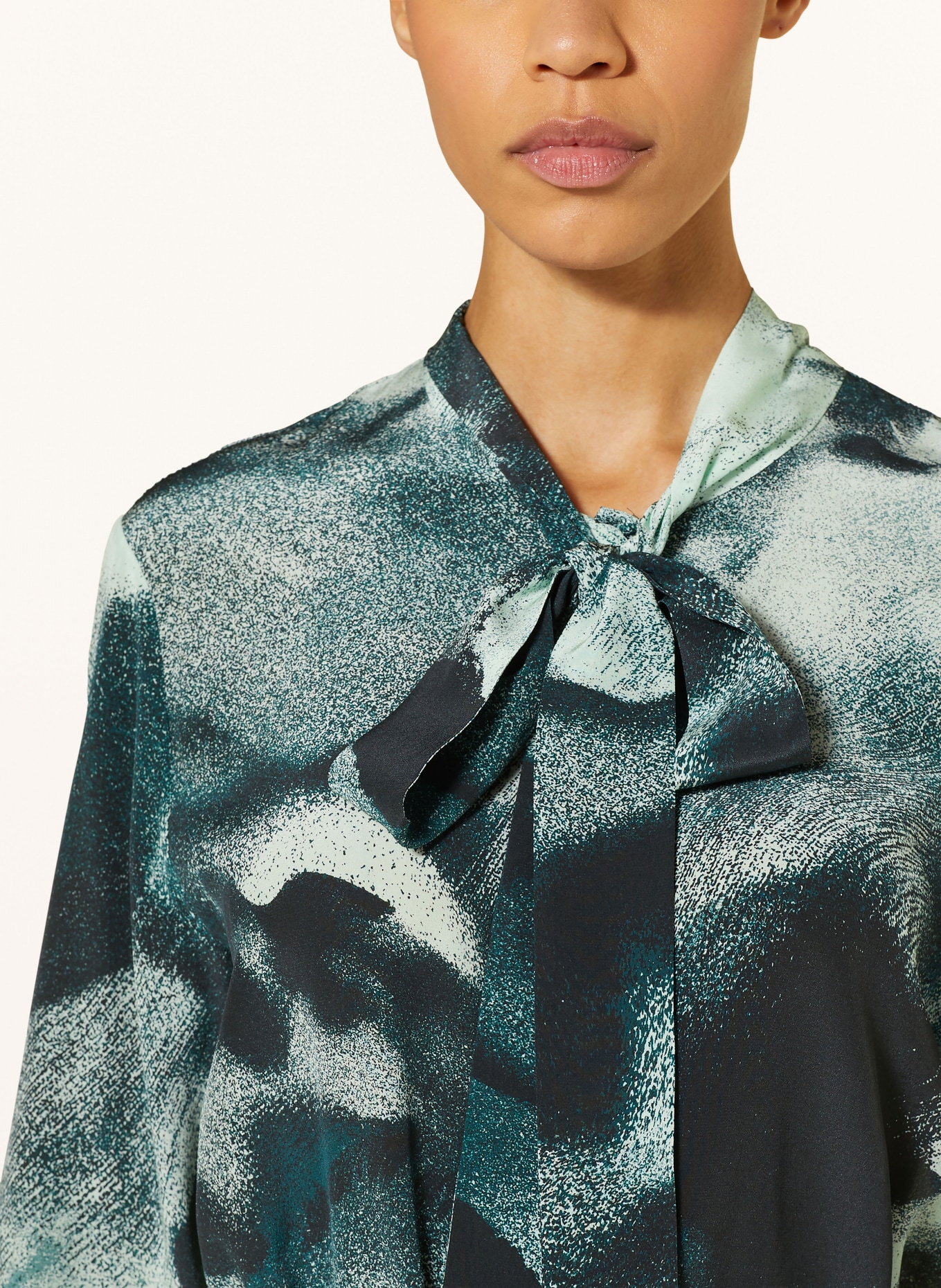 BOSS Bow-tie blouse BITOA made of silk, Color: MINT/ GREEN/ DARK GREEN (Image 4)