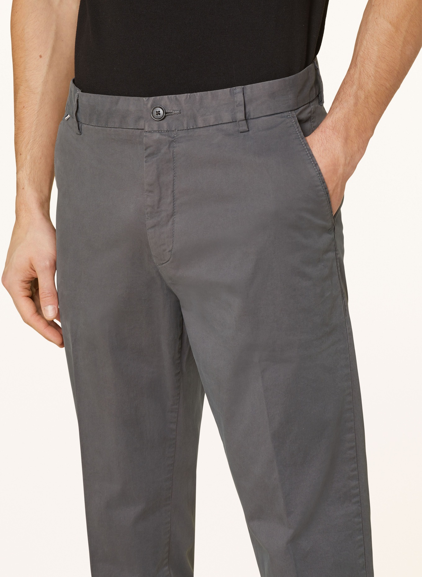 BOSS Chino kalhoty KANE Regular Tapered Fit, Barva: ŠEDÁ (Obrázek 5)