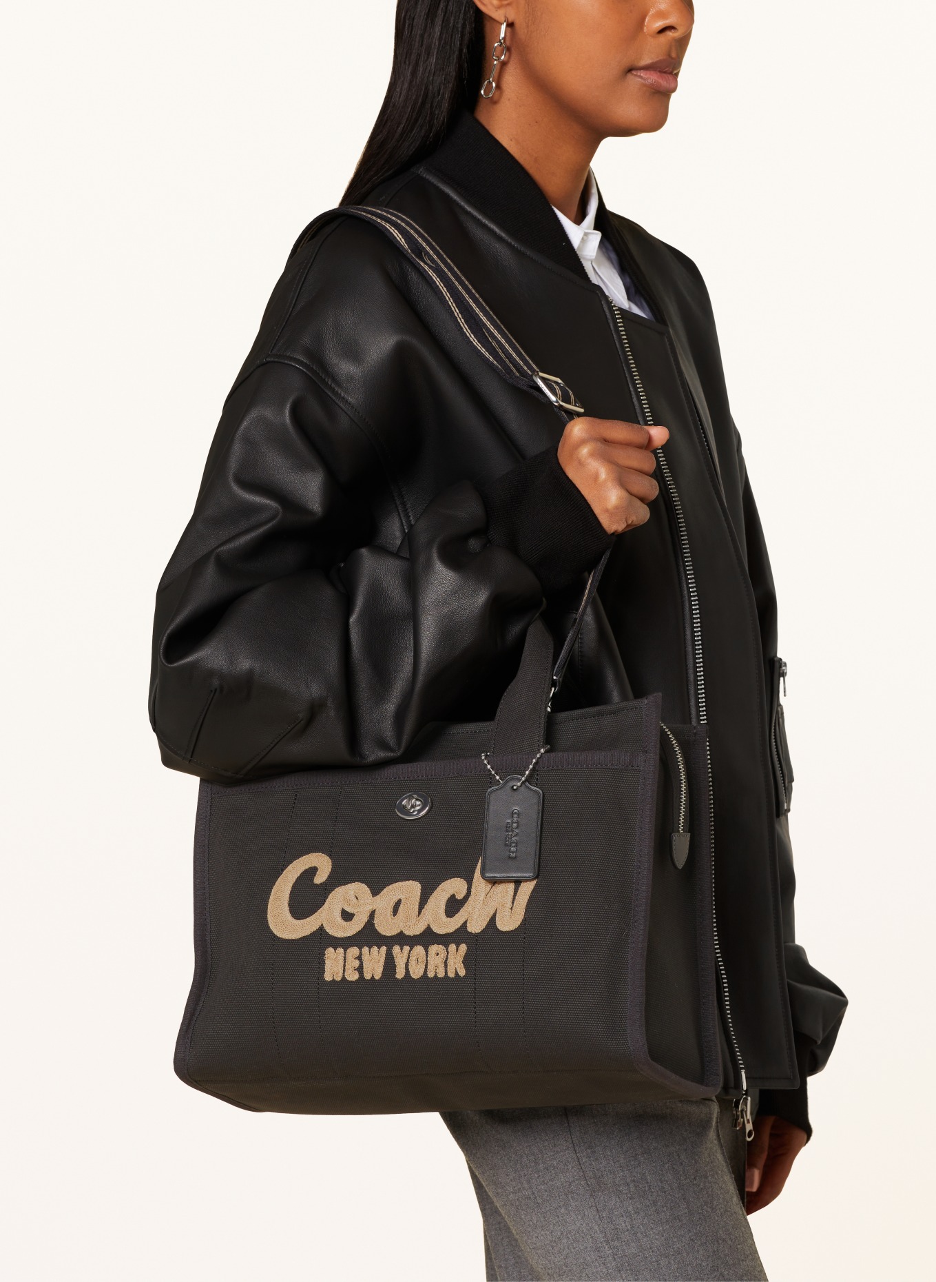 COACH Shopper CARGO, Color: BLACK (Image 4)