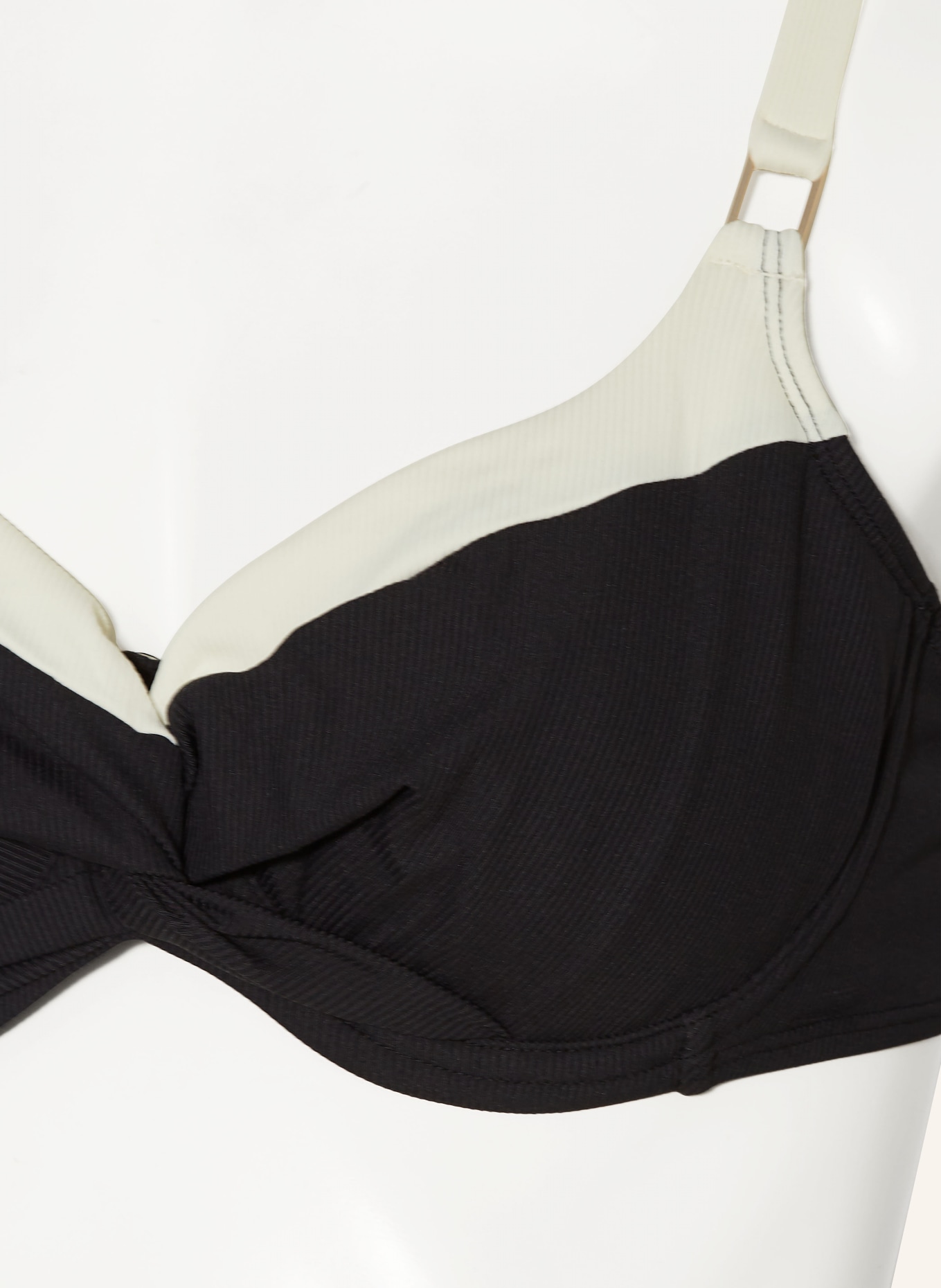 BEACHLIFE Bügel-Bikini-Top VANILLA & BLACK, Farbe: SCHWARZ/ CREME (Bild 6)