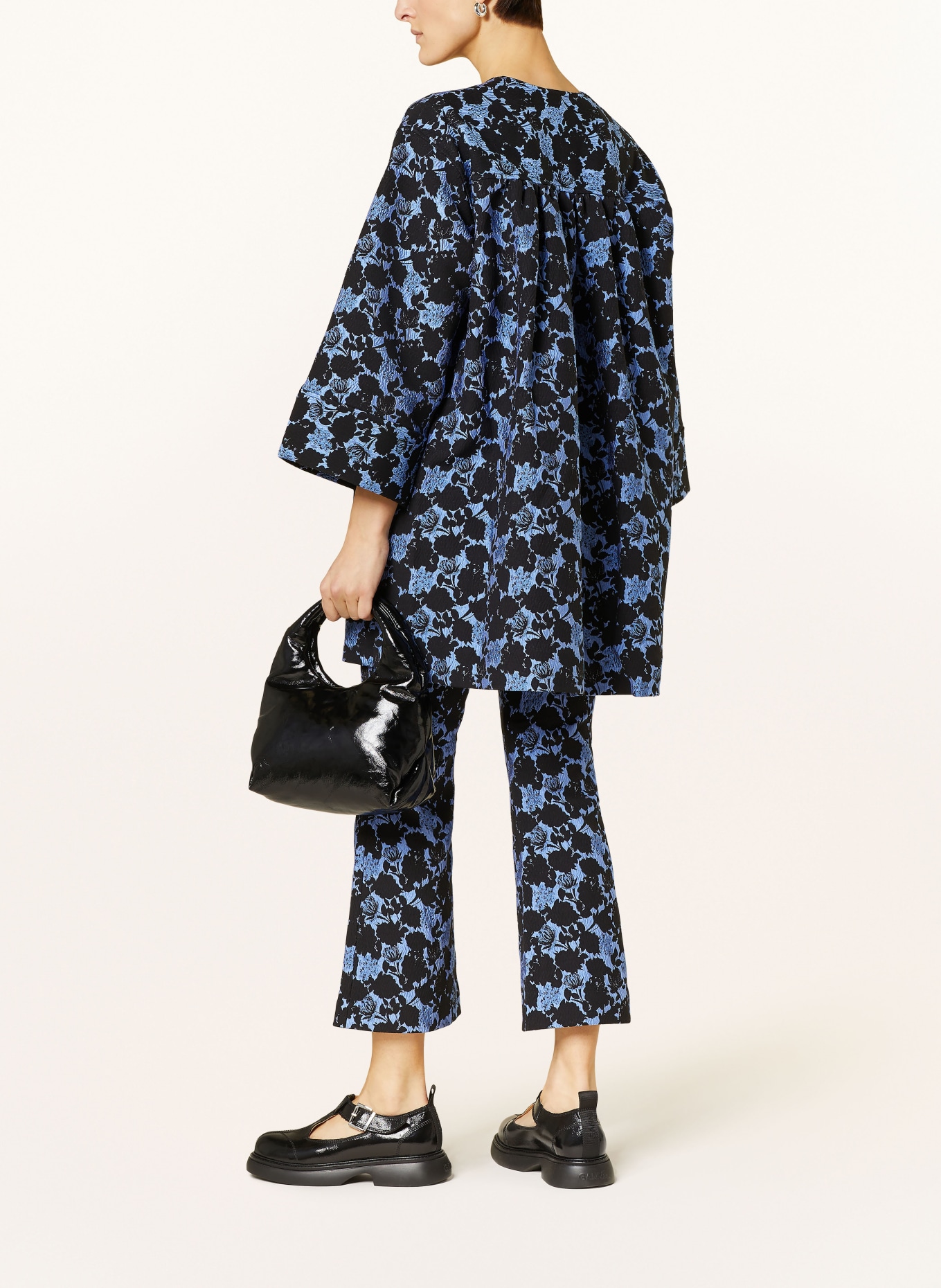 BAUM UND PFERDGARTEN 7/8 trousers NENNE made of jacquard, Color: BLACK/ BLUE (Image 3)