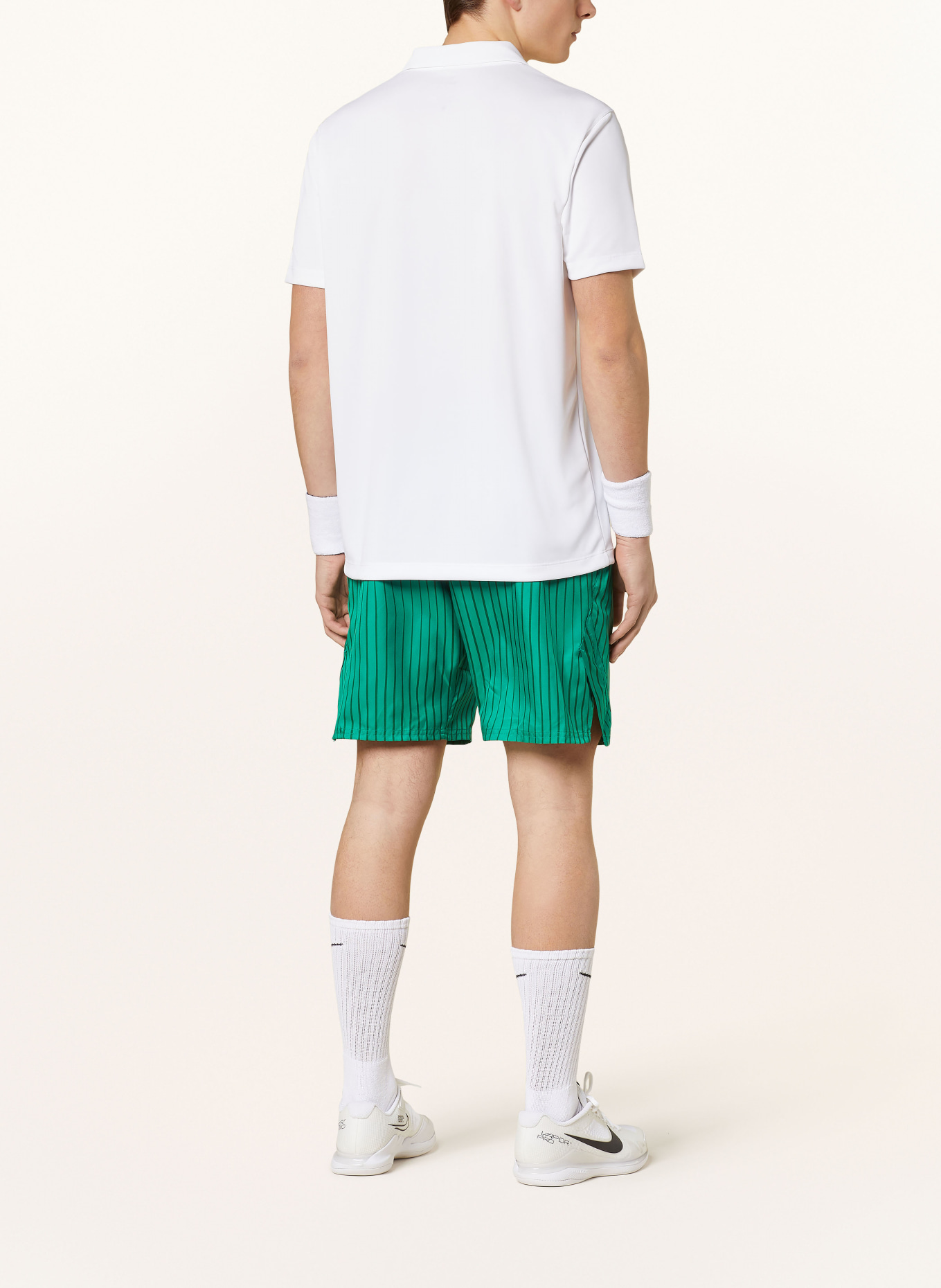 Nike Tennisshorts NIKECOURT DRI-FIT VICTORY, Farbe: GRÜN/ DUNKELGRÜN (Bild 3)