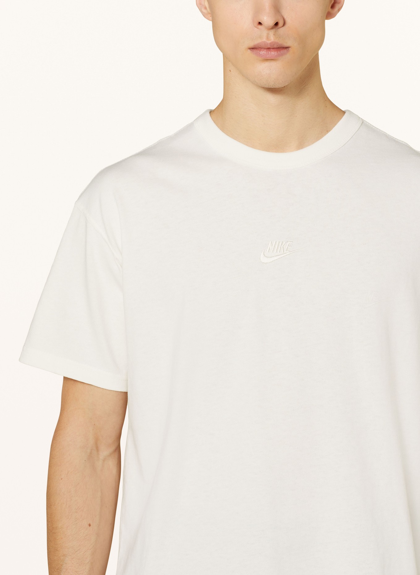 Nike T-Shirt PREMIUM ESSENTIALS, Farbe: WEISS (Bild 4)
