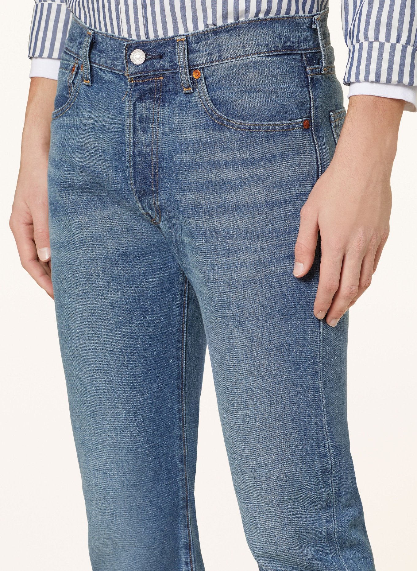 Levi's® Jeans 501 ORIGINAL Straight Fit, Farbe: 17 Med Indigo - Worn In (Bild 5)