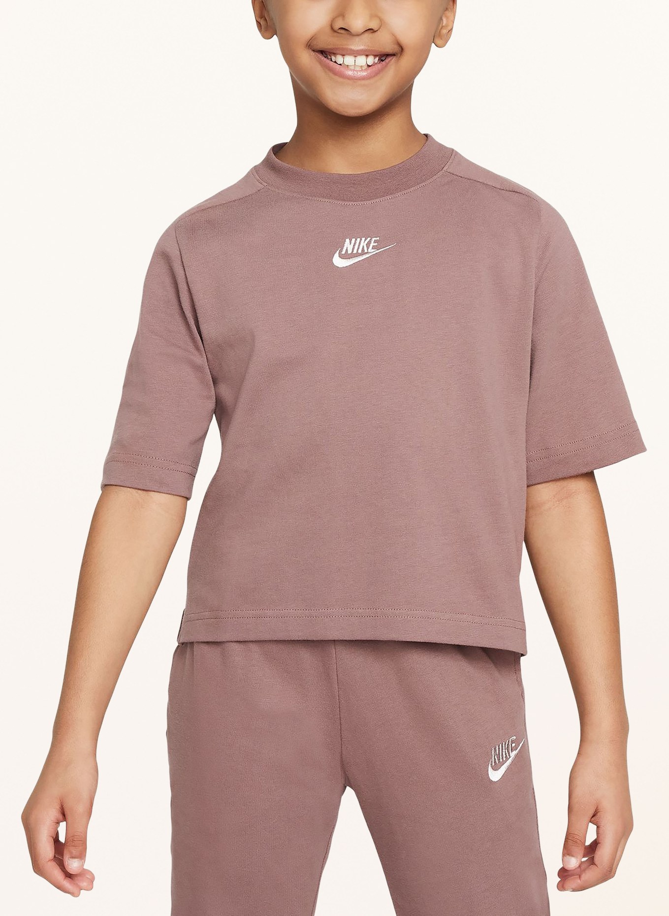 Nike T-shirt SPORTSWEAR, Kolor: BRUDNY RÓŻ (Obrazek 5)