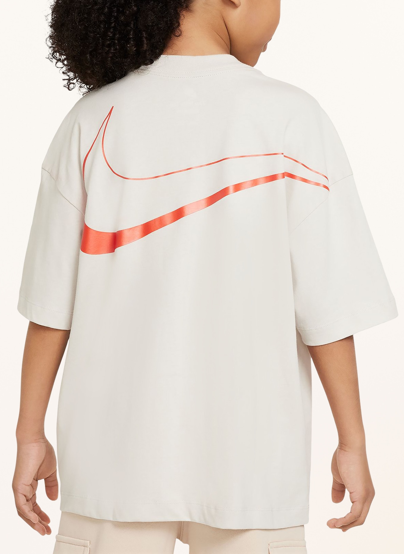 Nike T-Shirt SPORTSWEAR, Farbe: HELLGRAU (Bild 4)