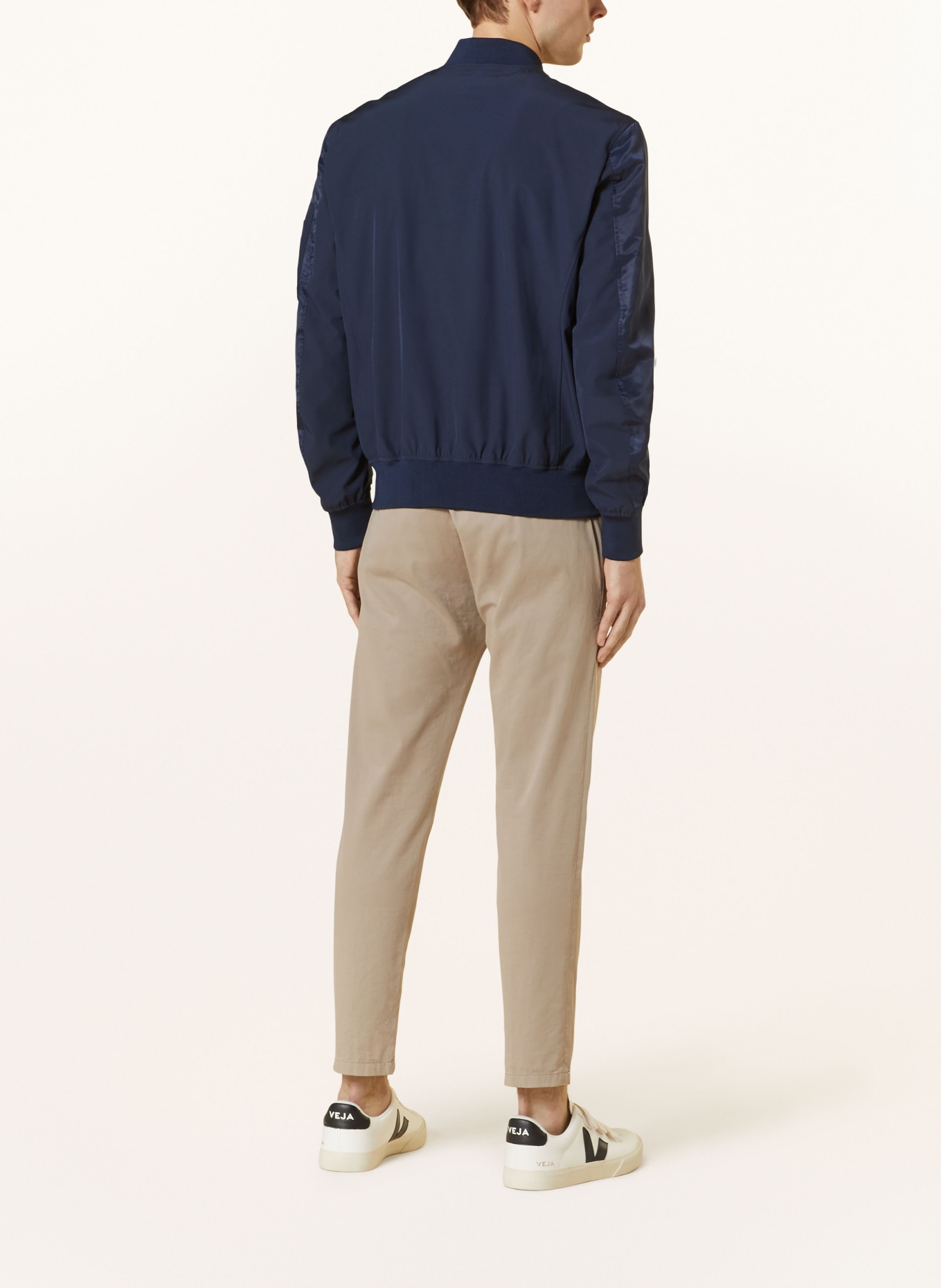 Blauer Blouson: DUNKELBLAU