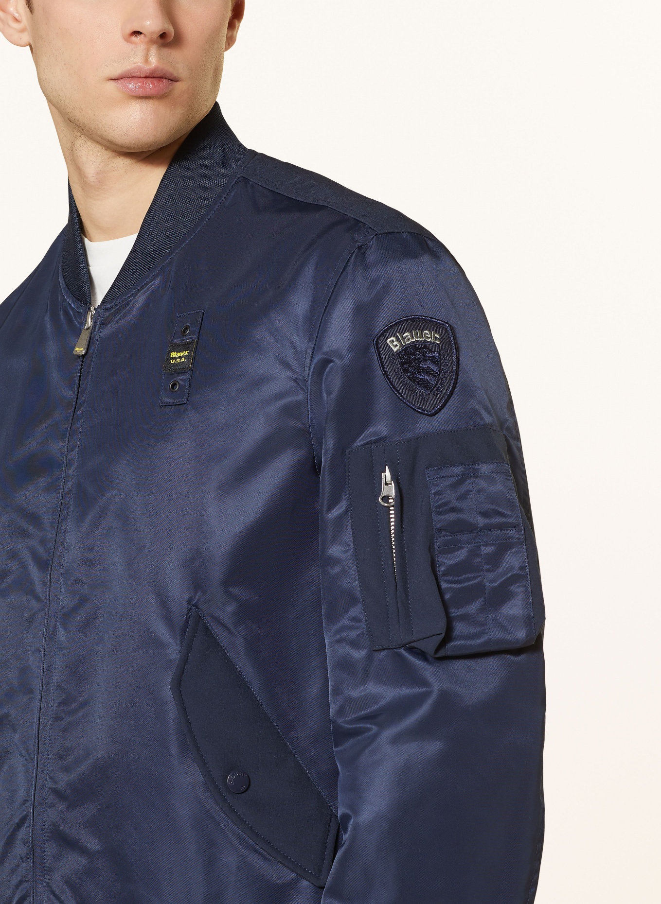 Blauer Blouson: DUNKELBLAU