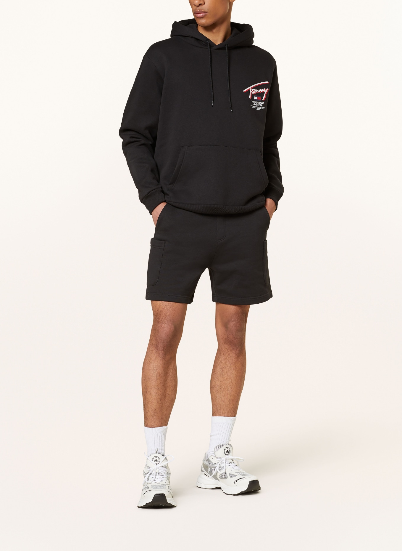 TOMMY JEANS Sweat shorts, Color: BLACK (Image 2)