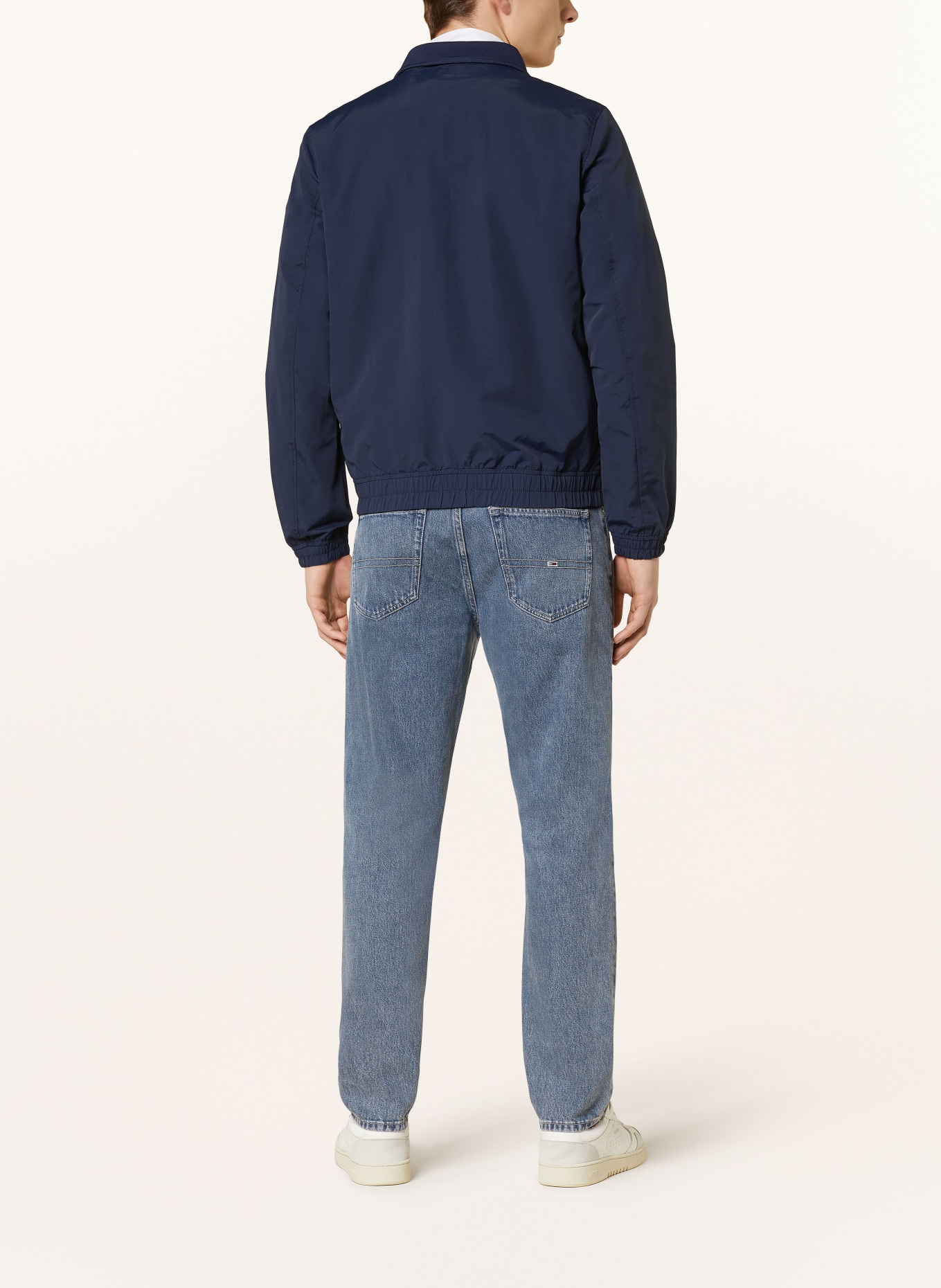 TOMMY JEANS Blouson ESSENTIAL: DUNKELBLAU