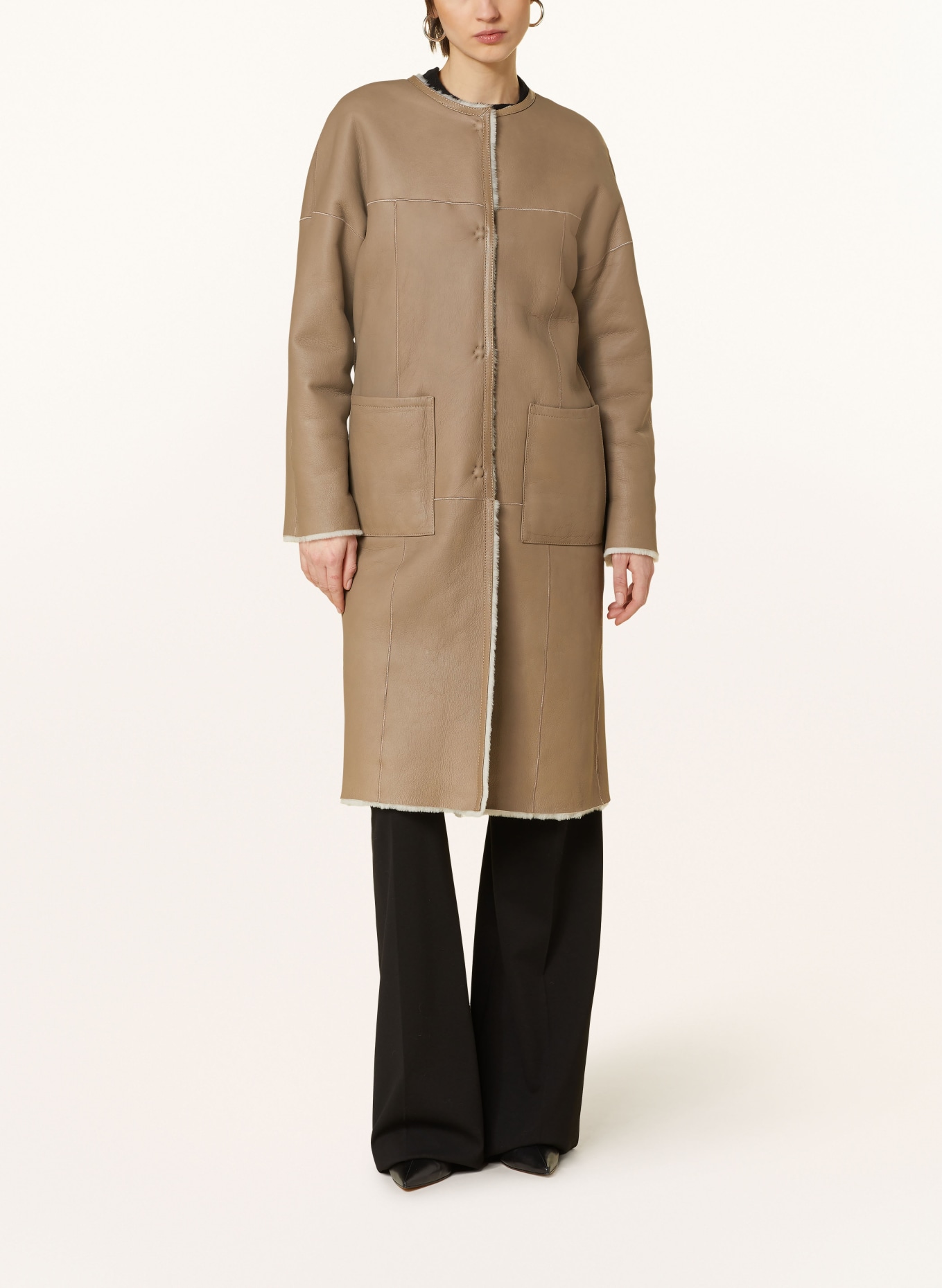MRS & HUGS Oboustranný kabát z jehněčí kožešiny, Barva: ČERNOŠEDÁ (Obrázek 2)