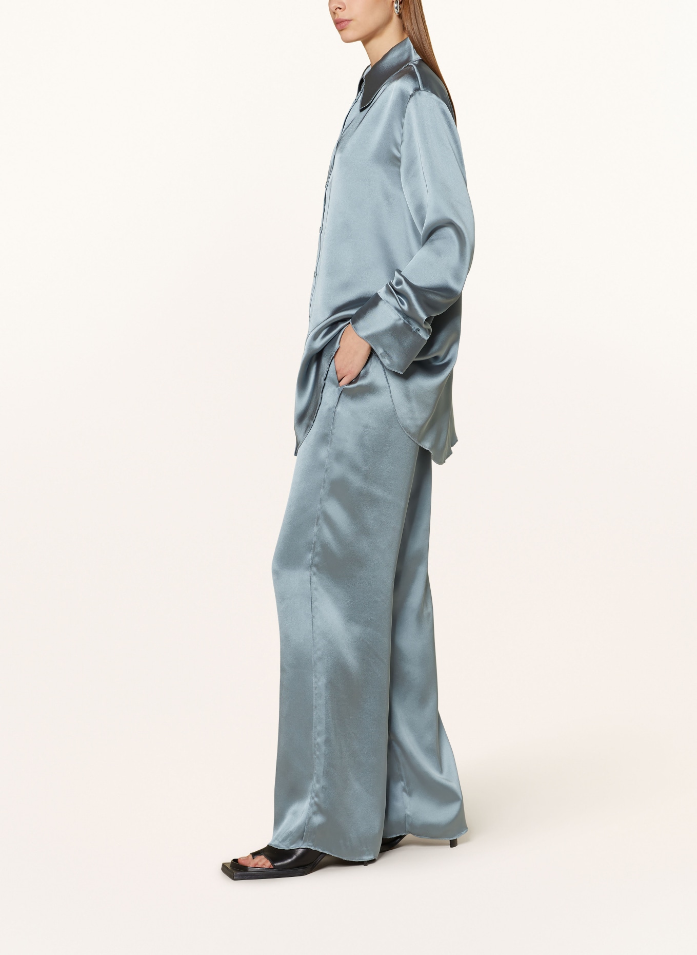 HOLZWEILER Satin trousers LUKA, Color: LIGHT BLUE (Image 4)