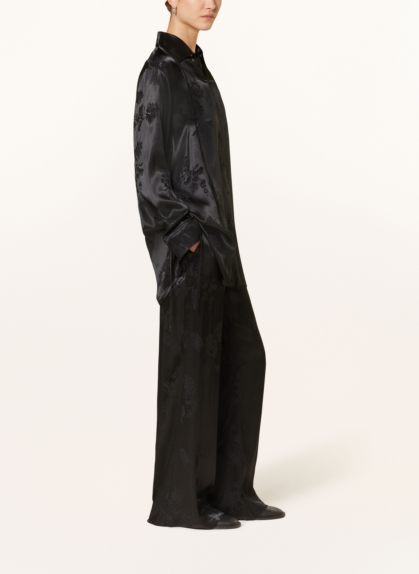 HOLZWEILER Wide leg trousers POM made of satin, Color: BLACK (Image 4)