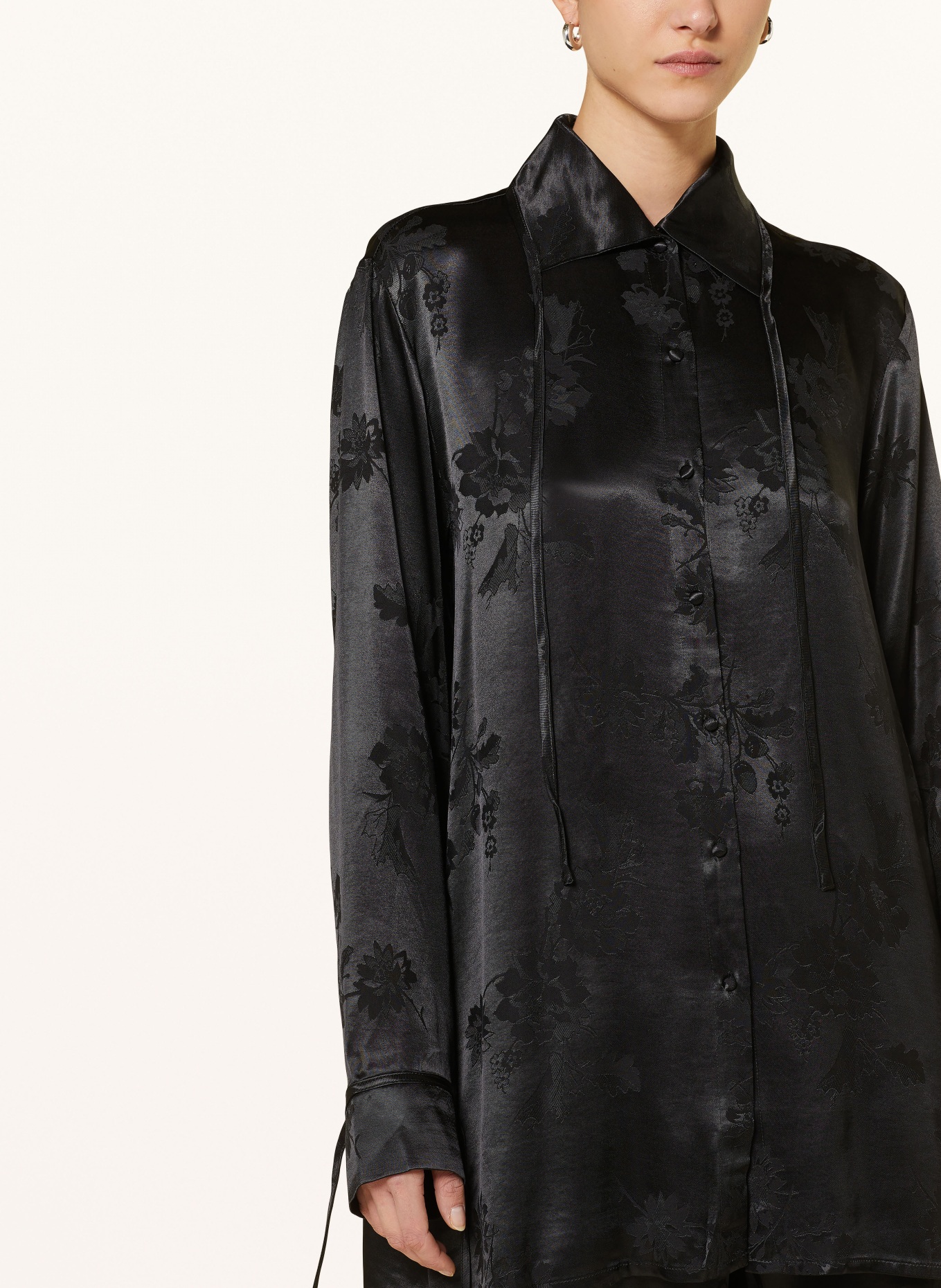 HOLZWEILER Shirt blouse POM made of satin, Color: BLACK (Image 4)