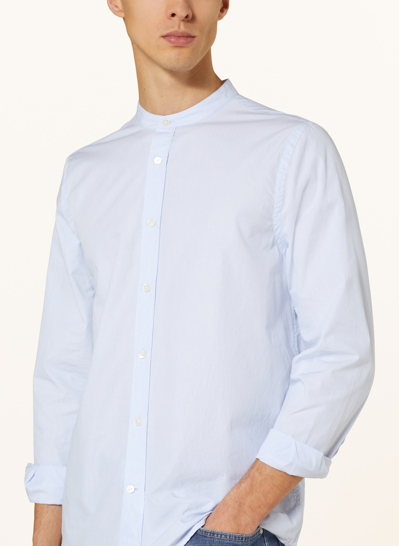 CLOSED Koszula comfort fit ze stójką, Kolor: BIAŁY/ JASNONIEBIESKI (Obrazek 4)