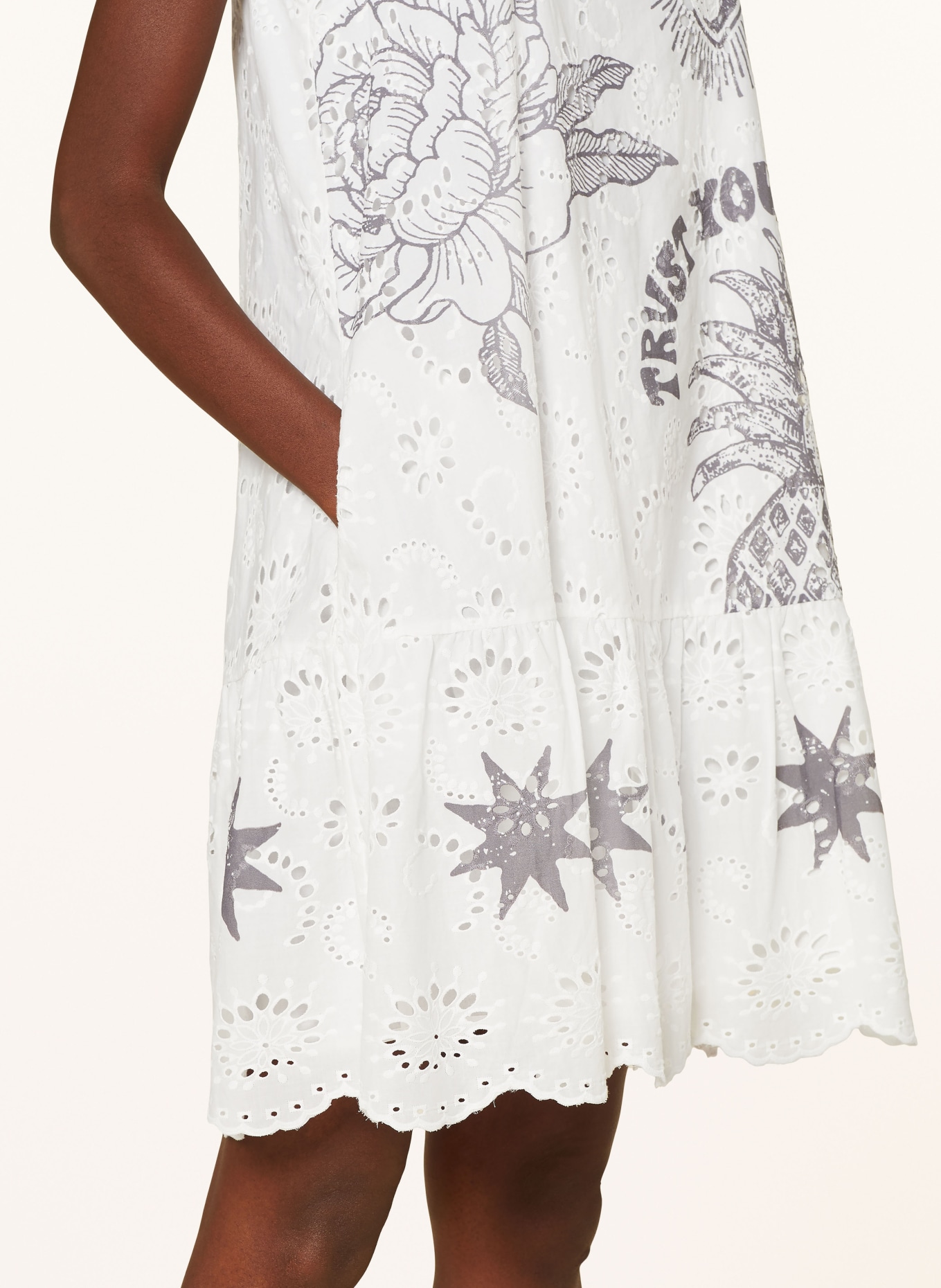 Grace Dress with broderie anglaise, Color: WHITE/ TAUPE (Image 4)
