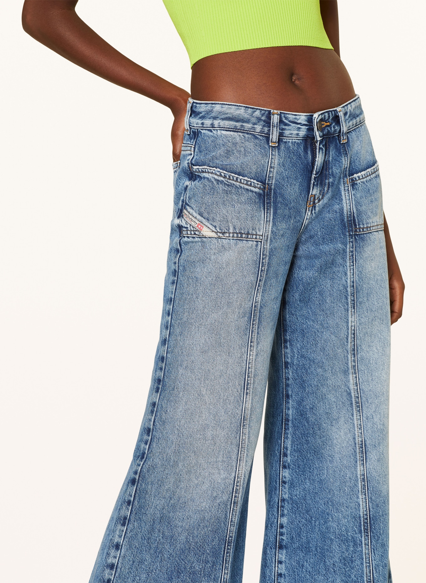 DIESEL Flared Jeans D-AKII, Farbe: 01 (Bild 5)
