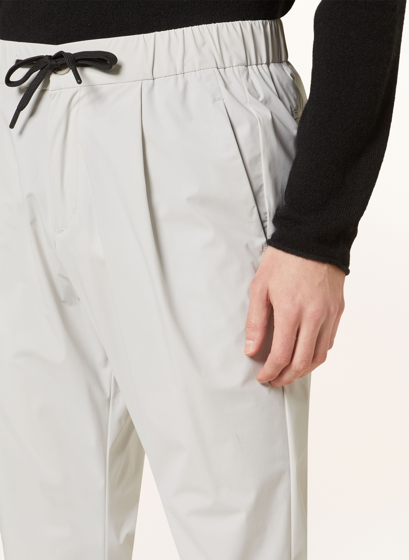 HERNO LAMINAR Chino kalhoty Extra Slim Fit, Barva: SVĚTLE ŠEDÁ (Obrázek 5)
